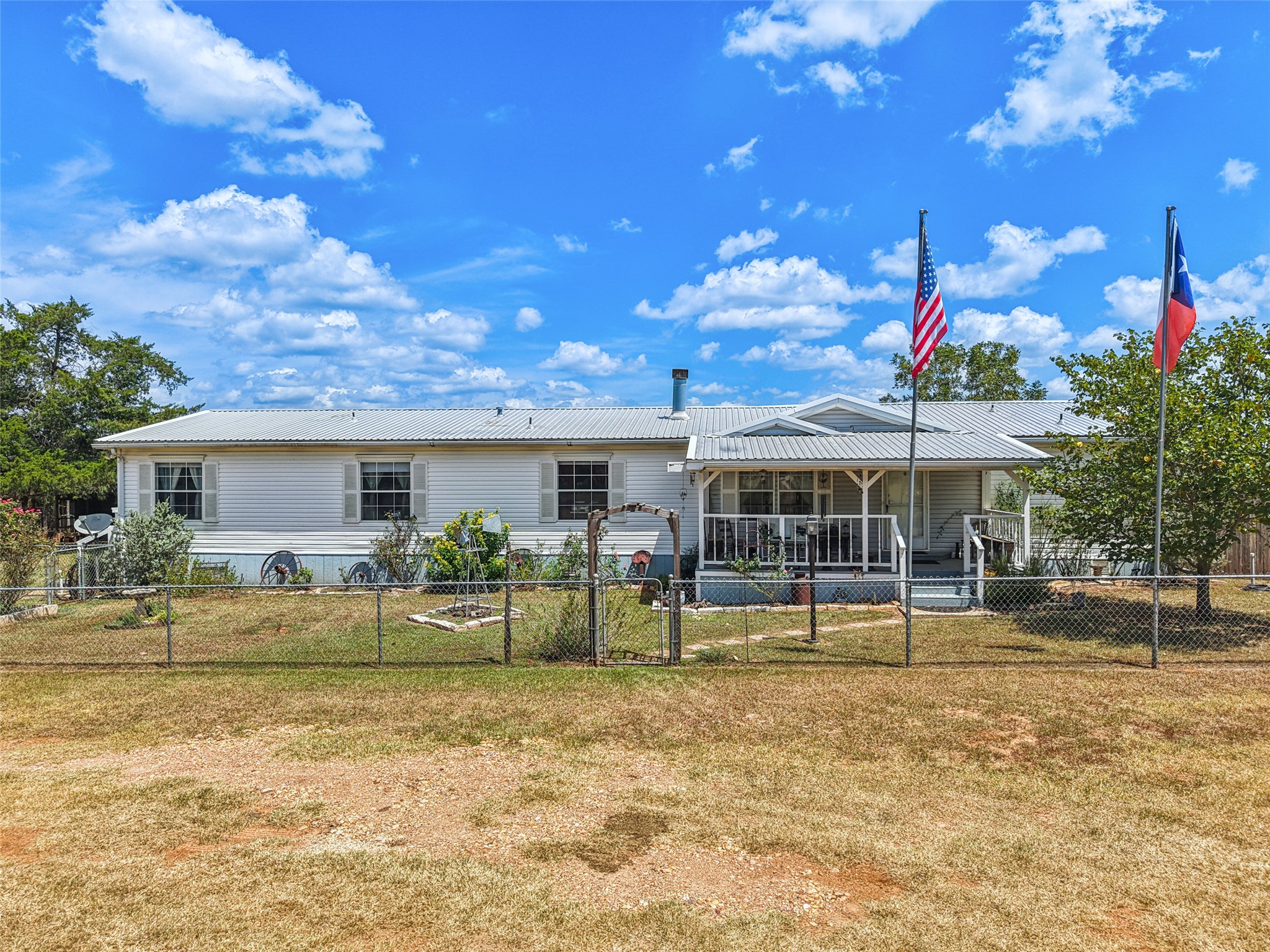 main property photo 35