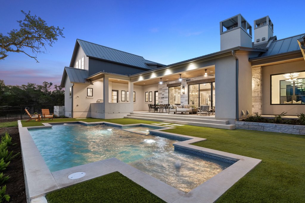 main property photo 15