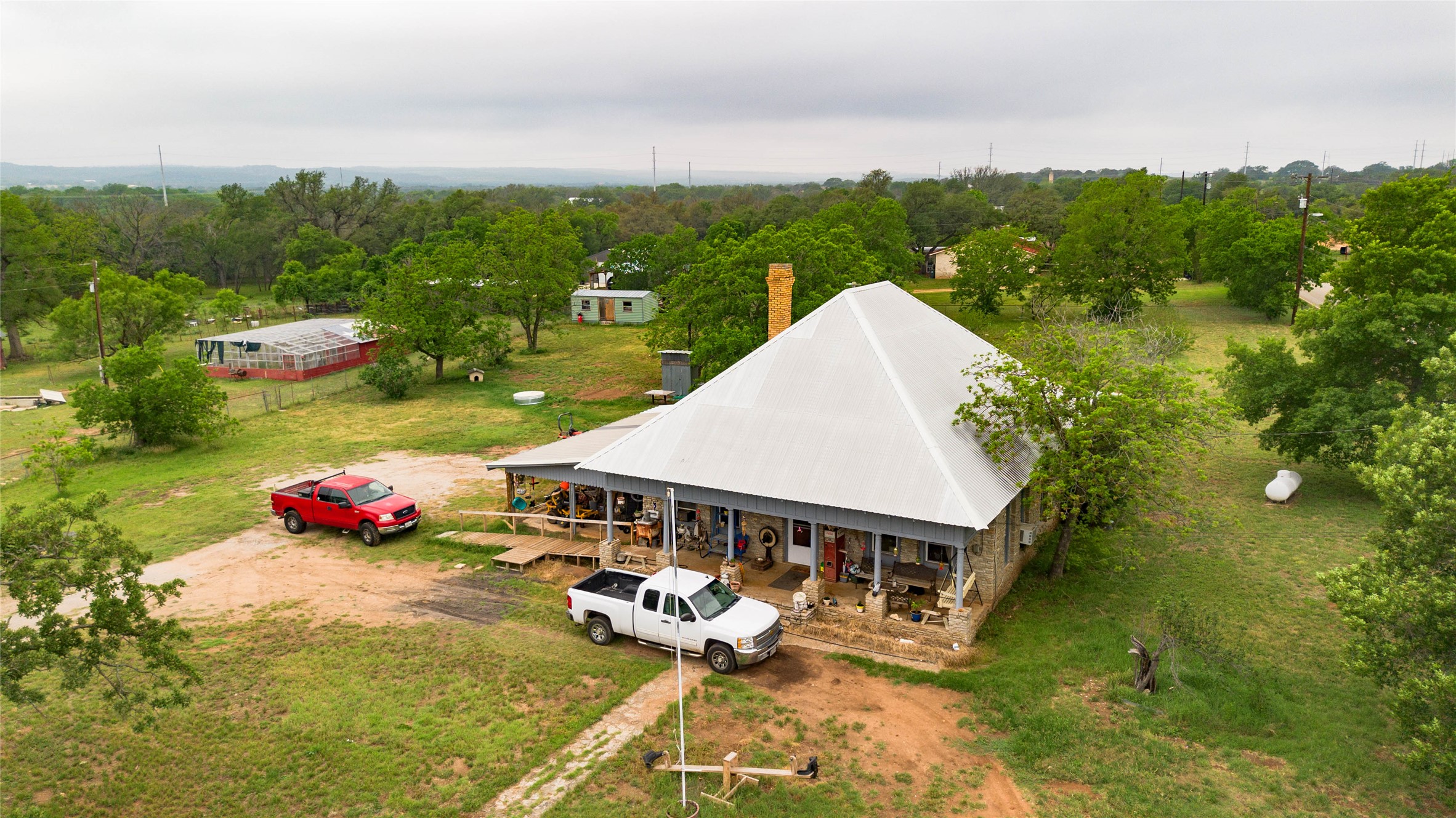 main property photo 3