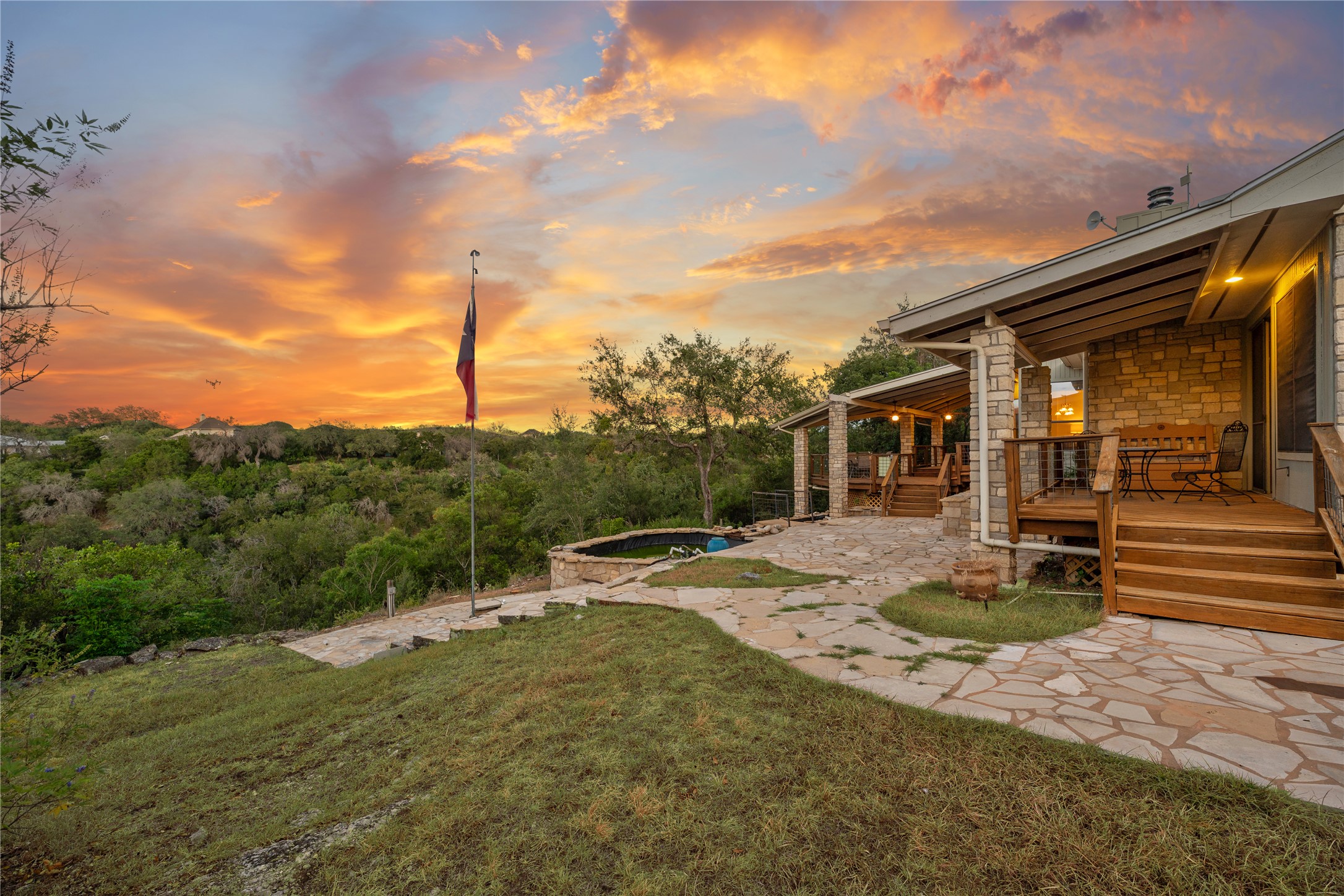 main property photo 18