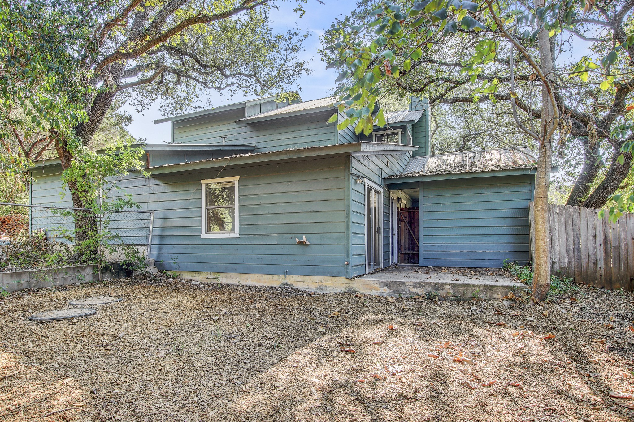 main property photo 34