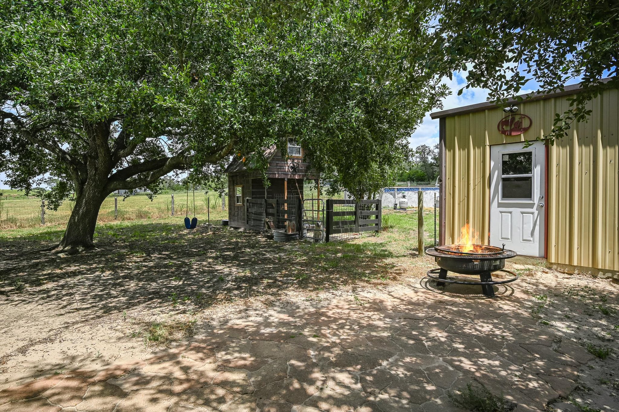 main property photo 18