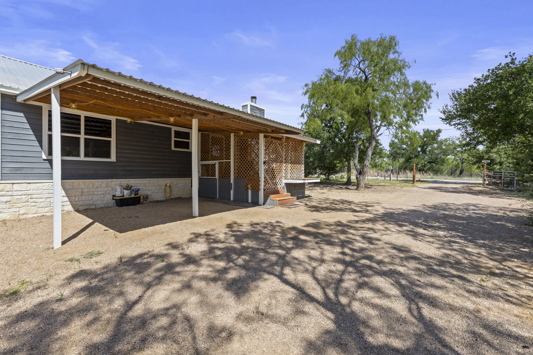 main property photo 18