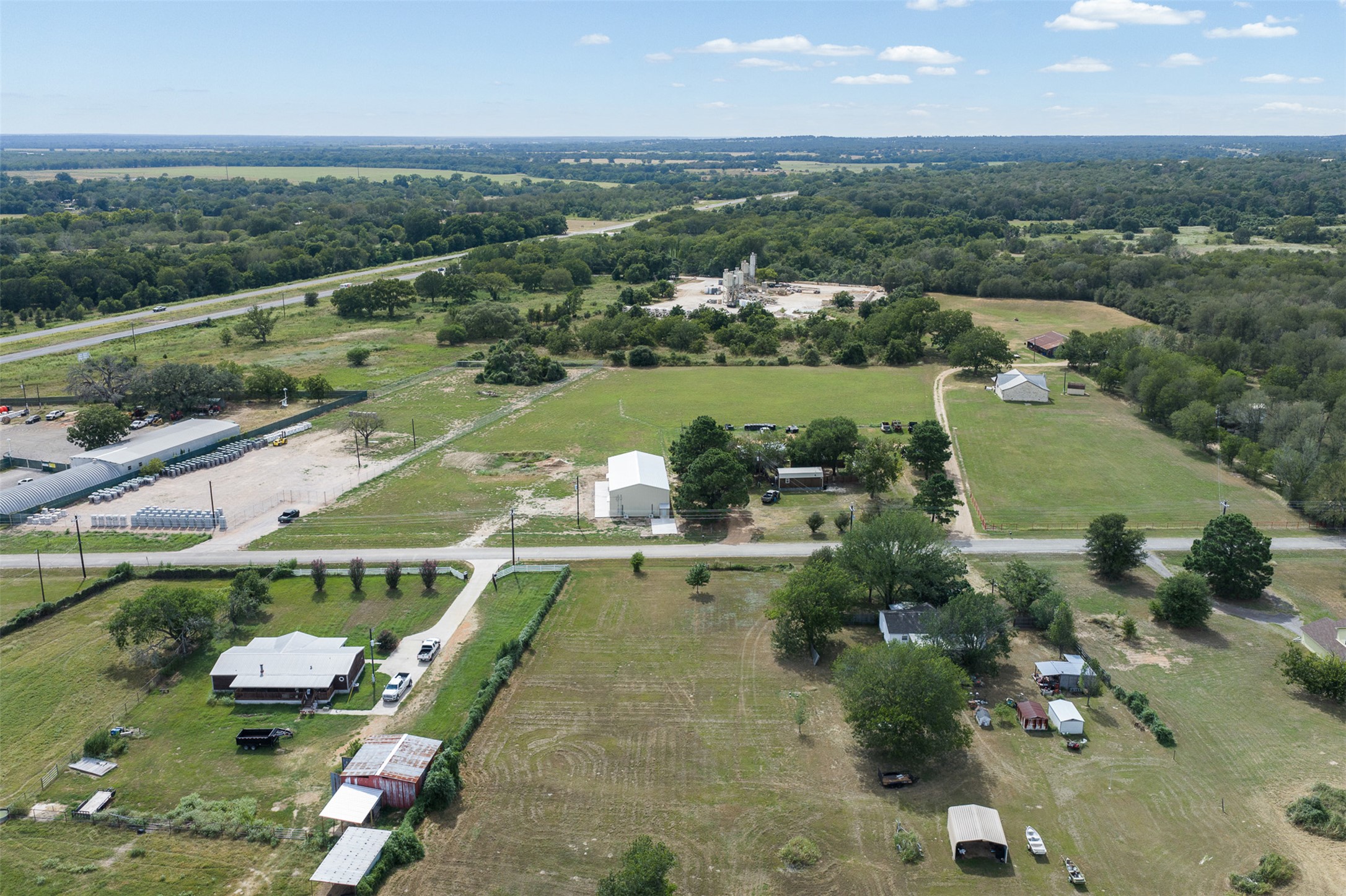 main property photo 25