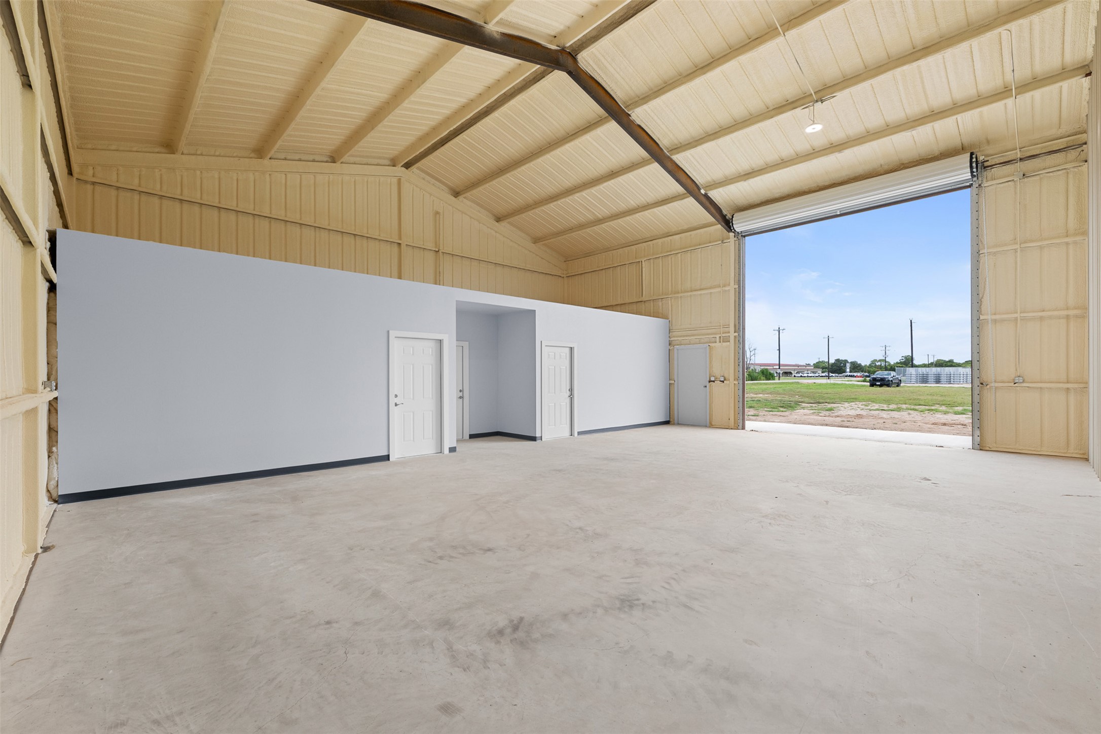 main property photo 8