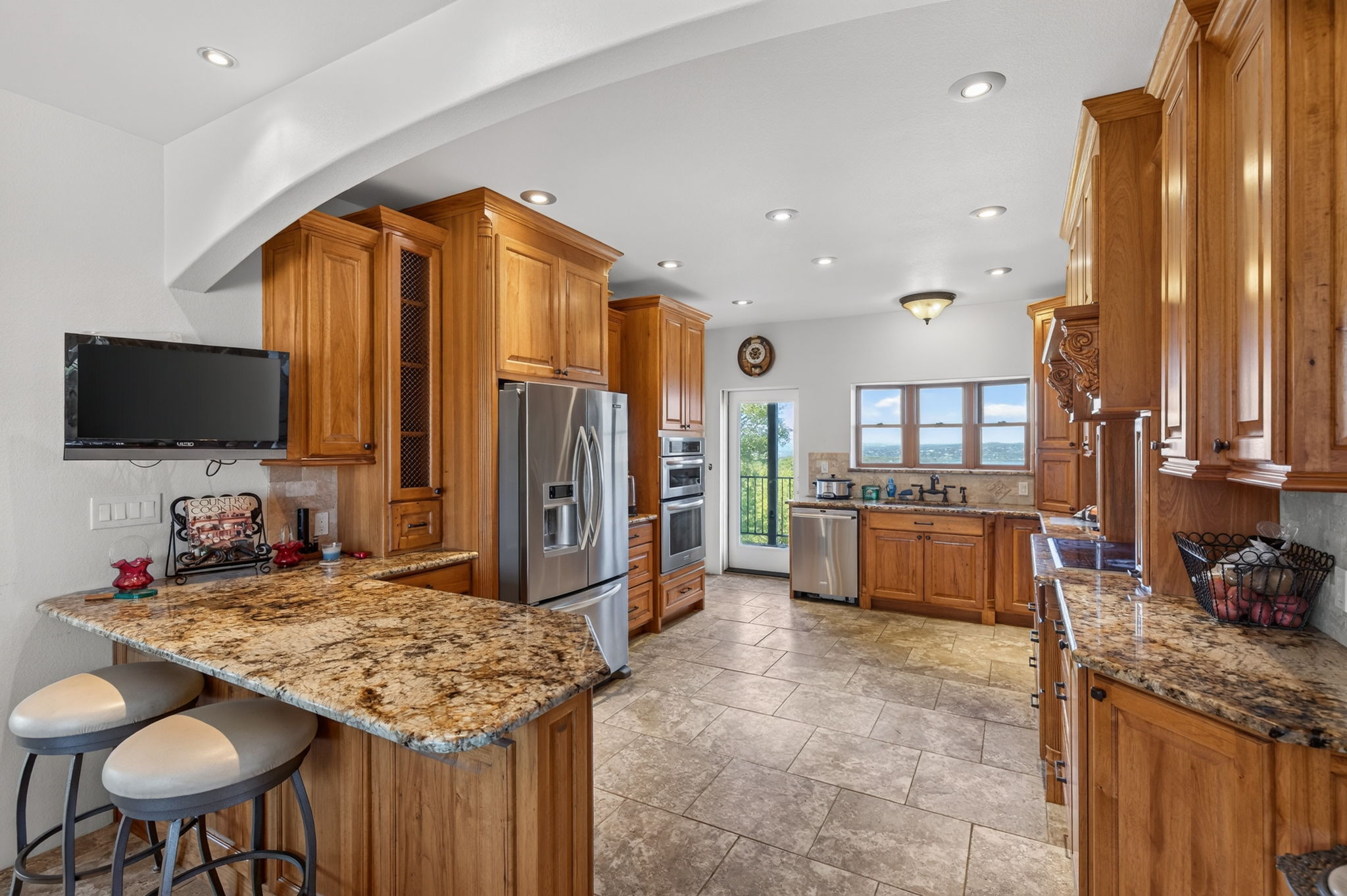 main property photo 10