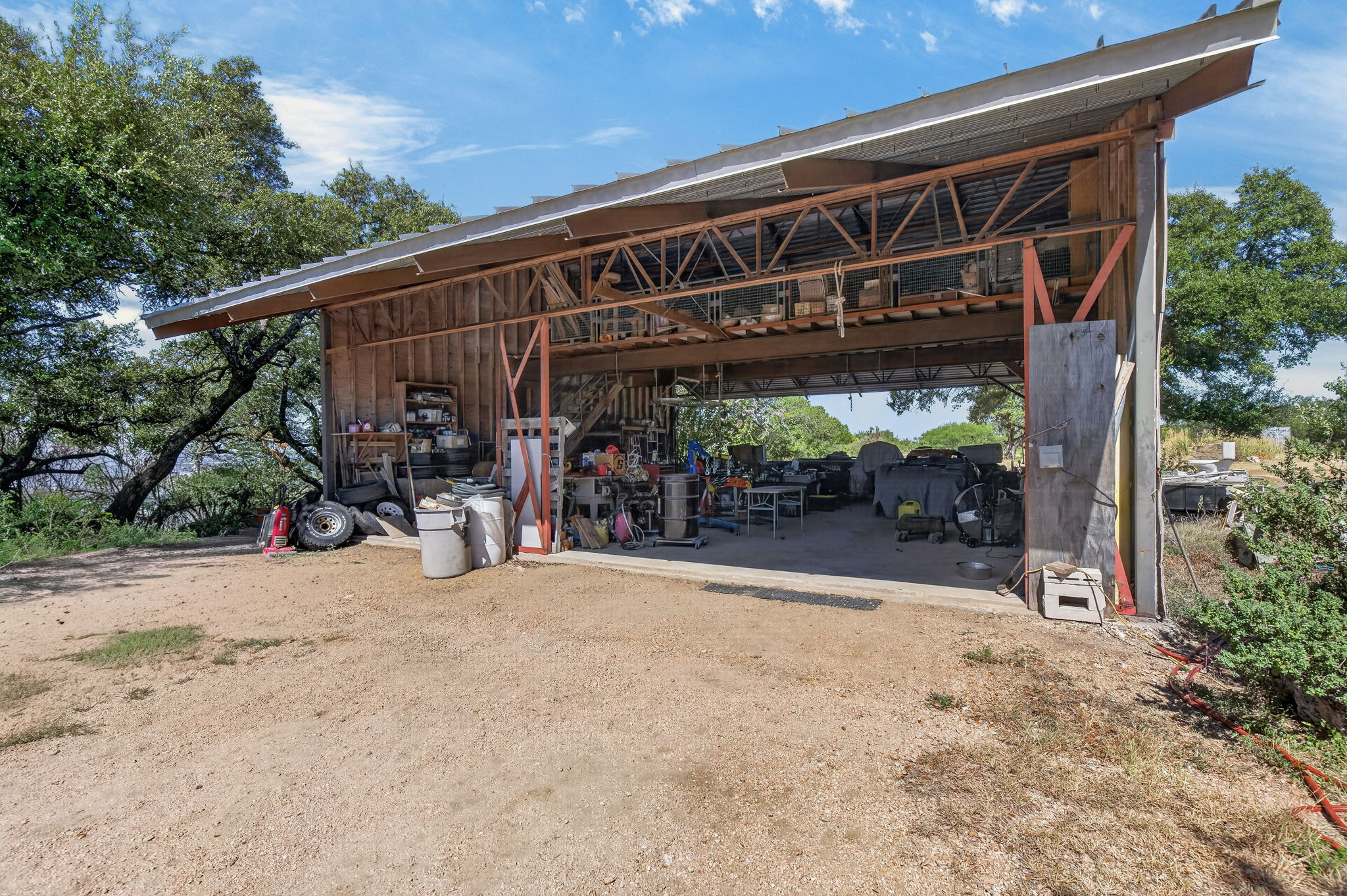 main property photo 34