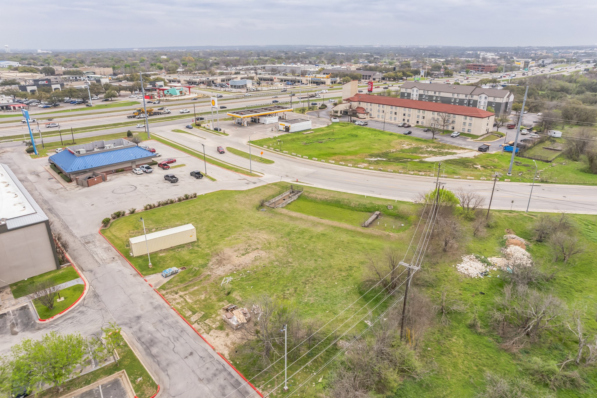 main property photo 11