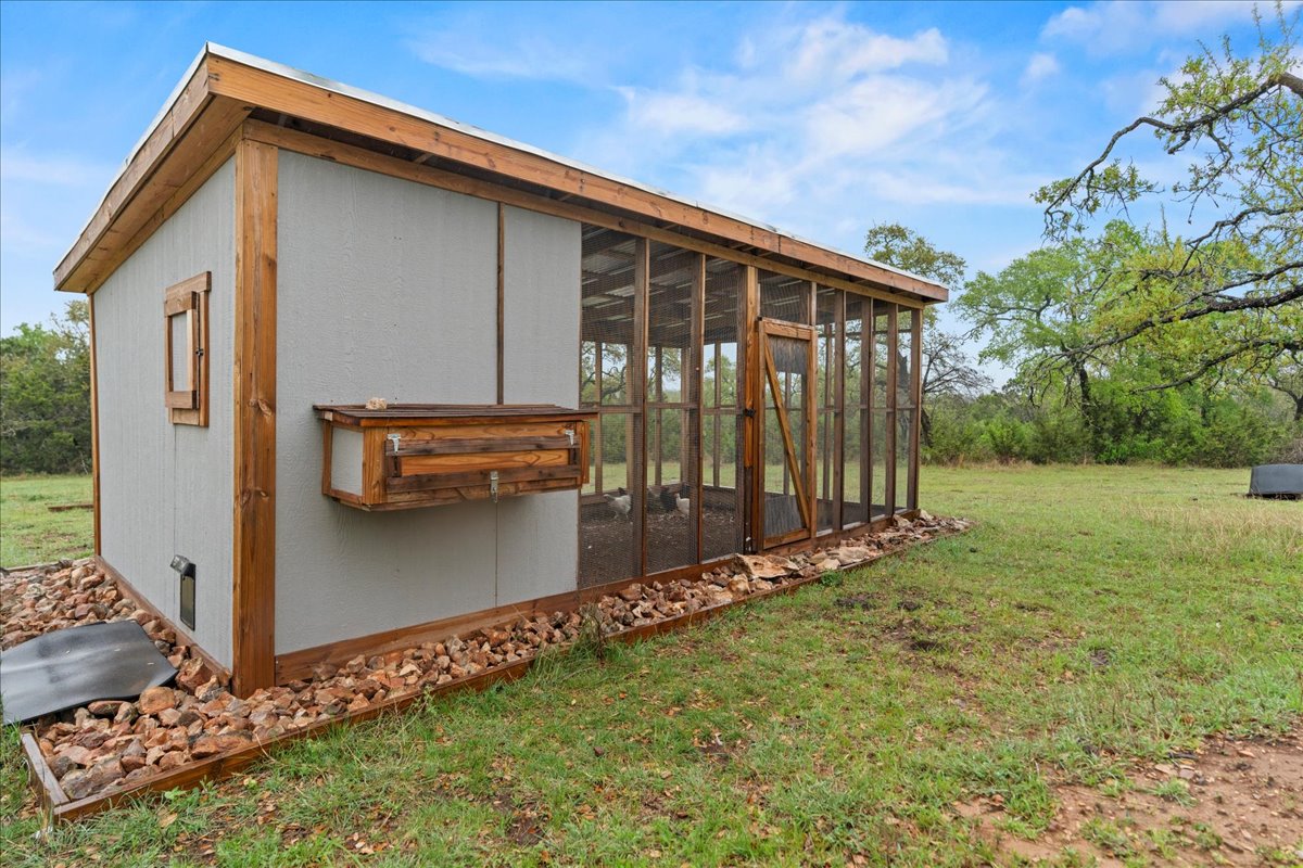 main property photo 34