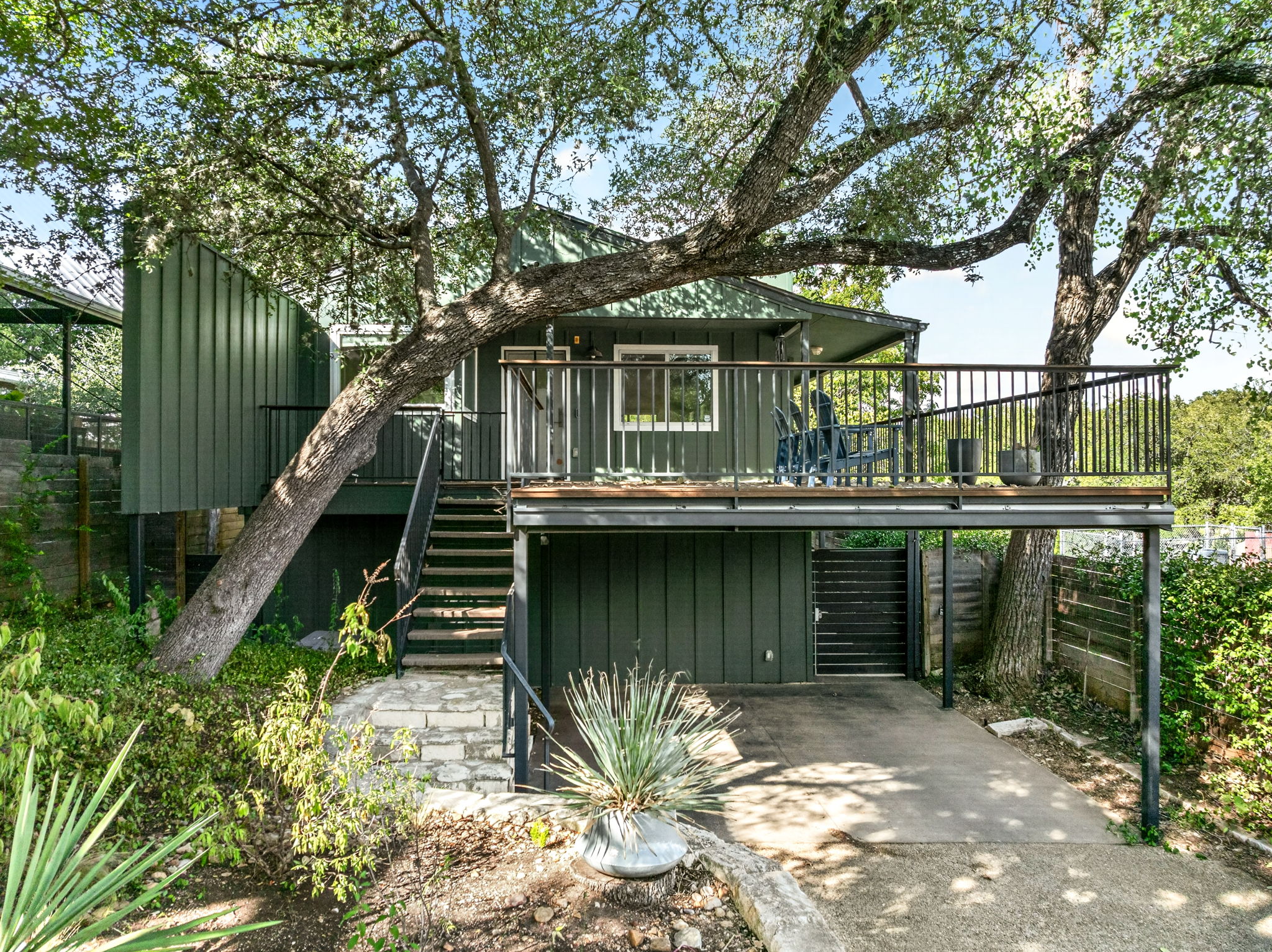 main property photo 0