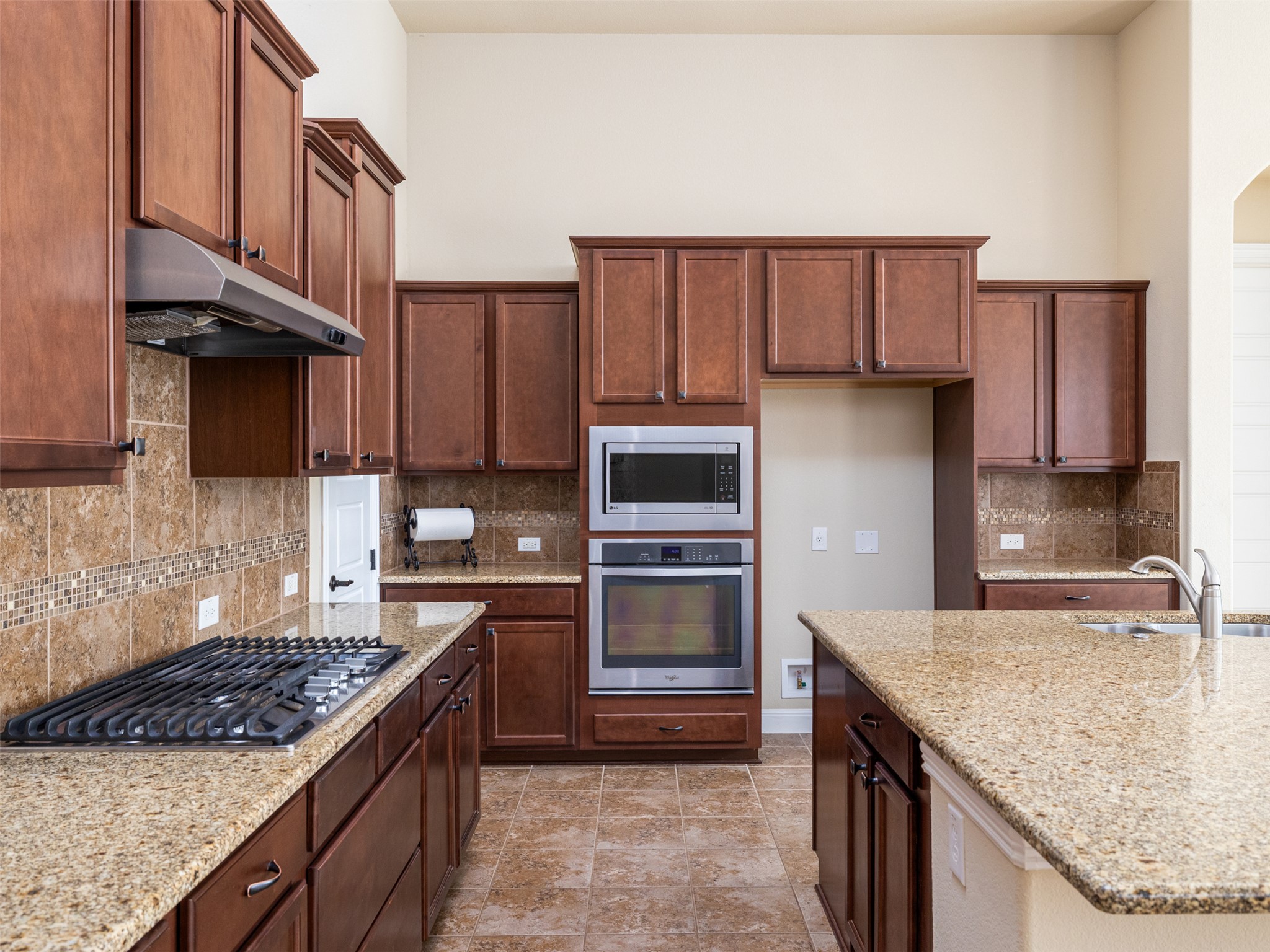 main property photo 7