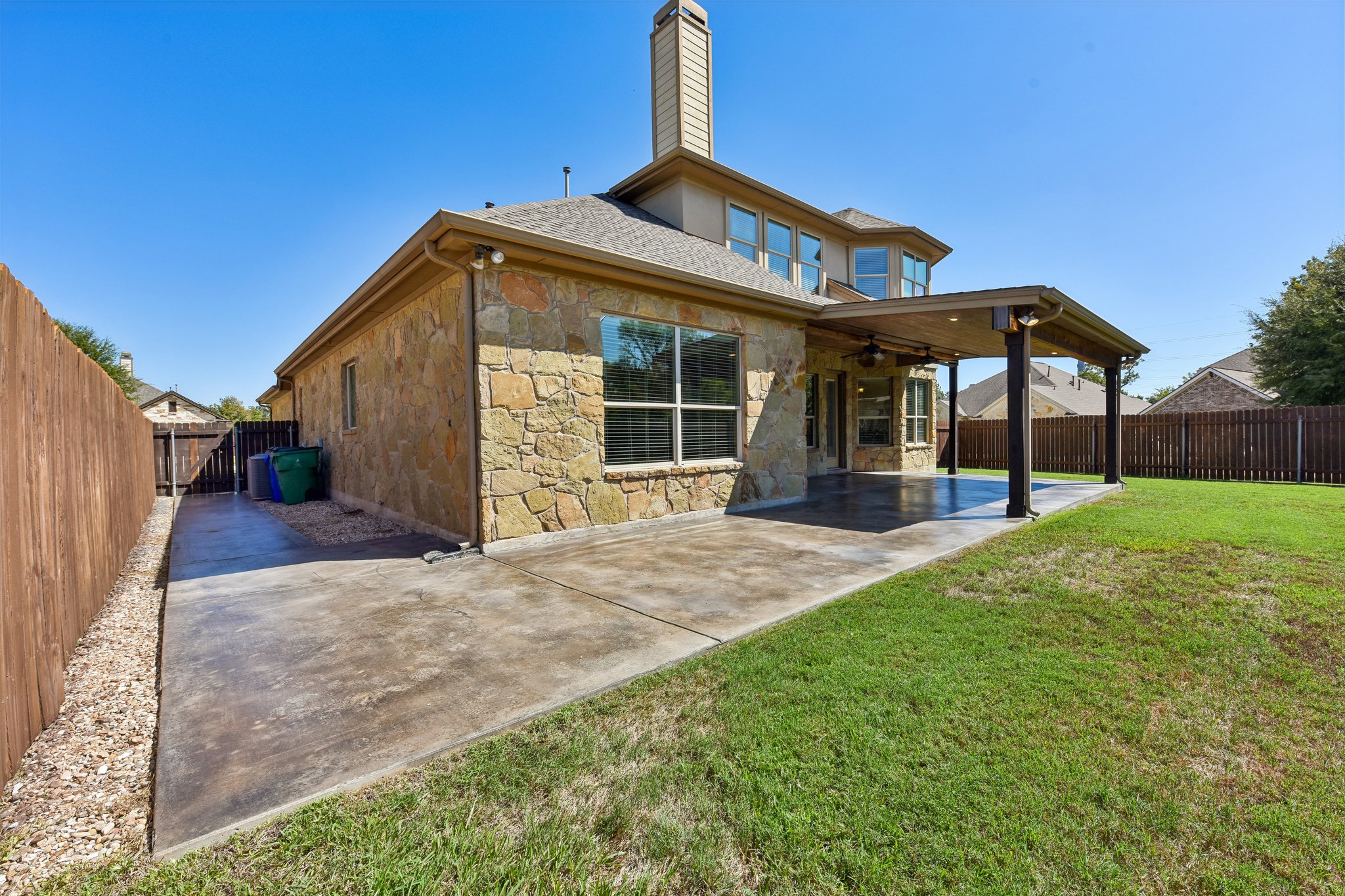 main property photo 31