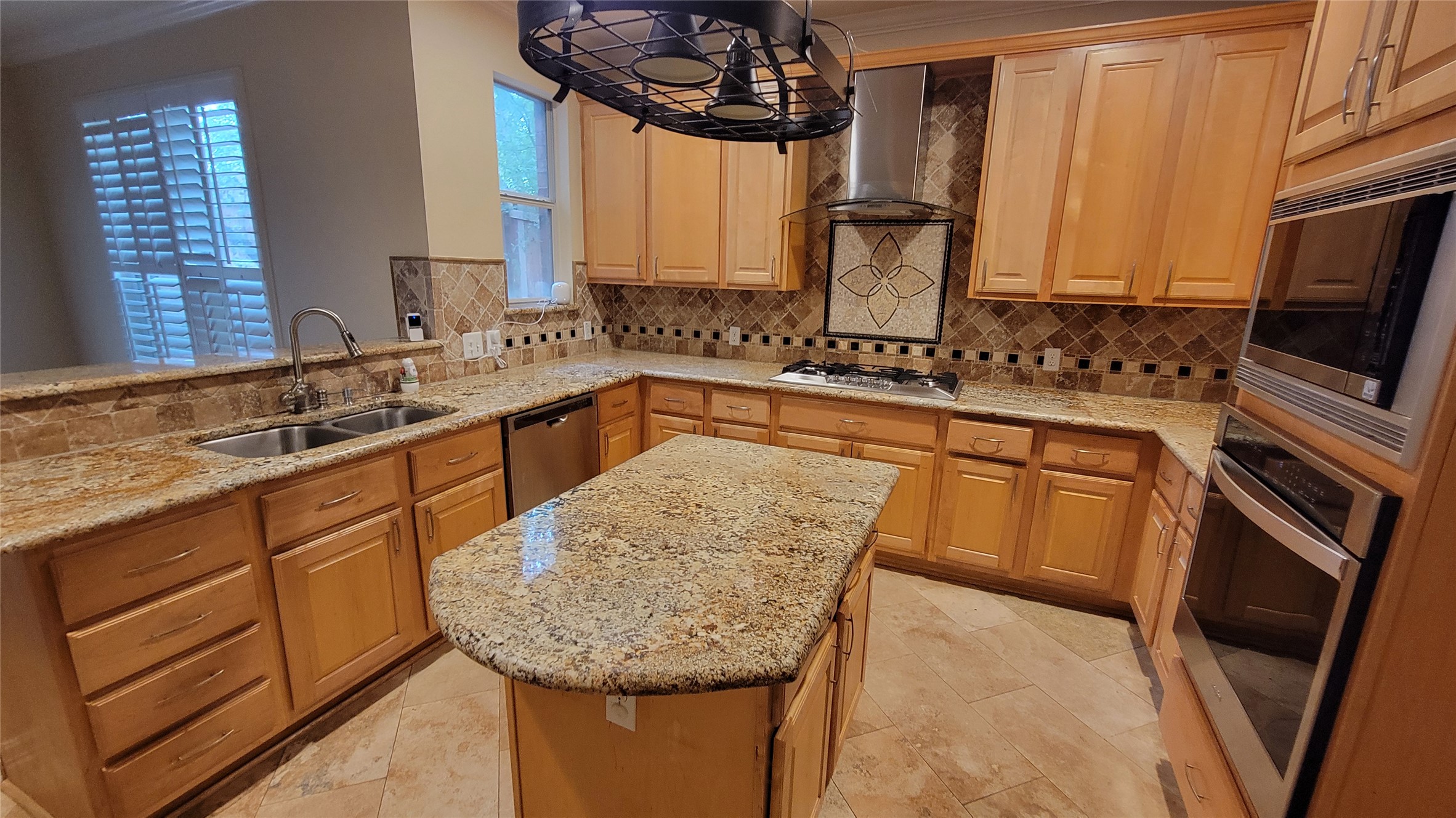 main property photo 16