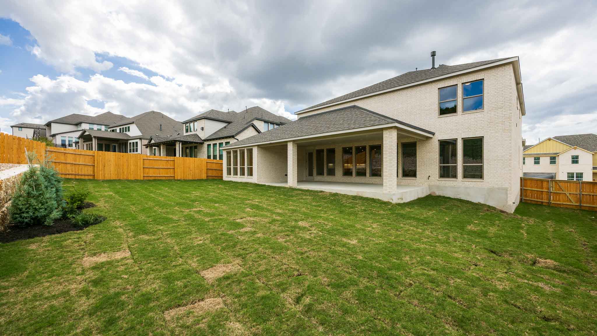 main property photo 9