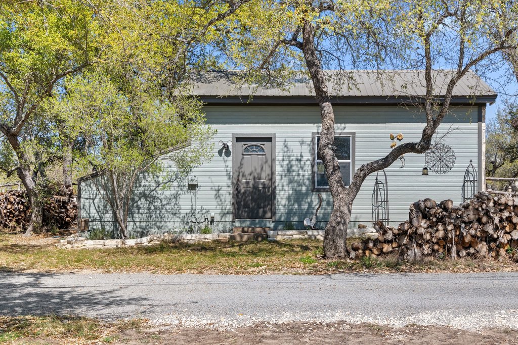 main property photo 37