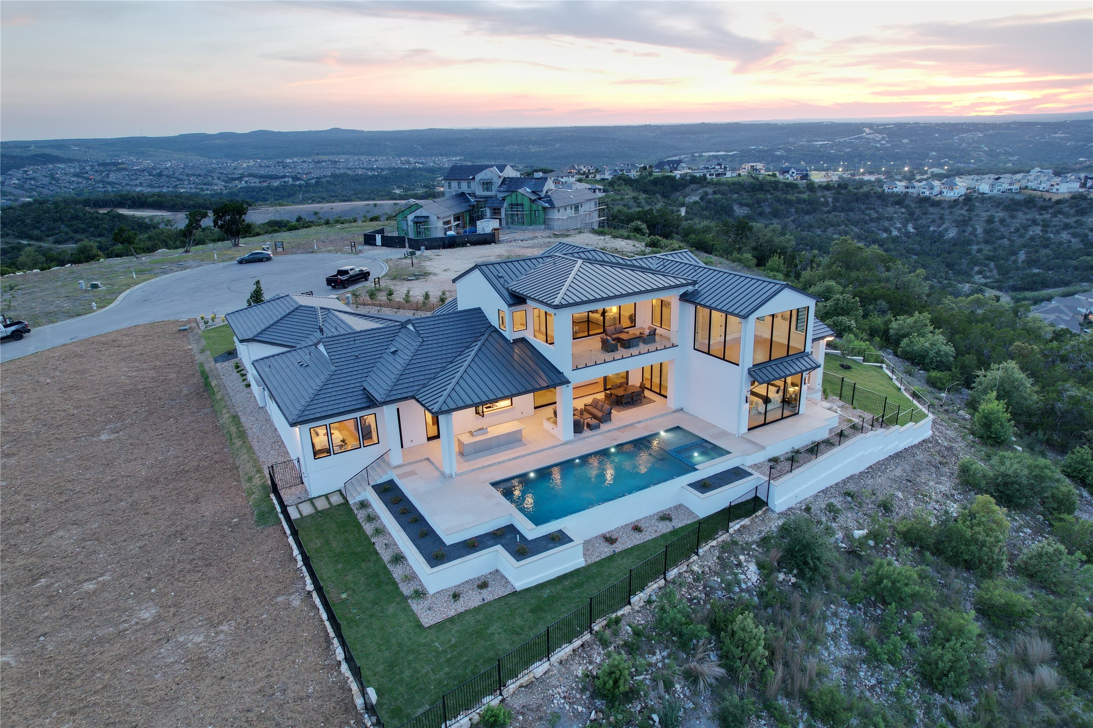 main property photo 35