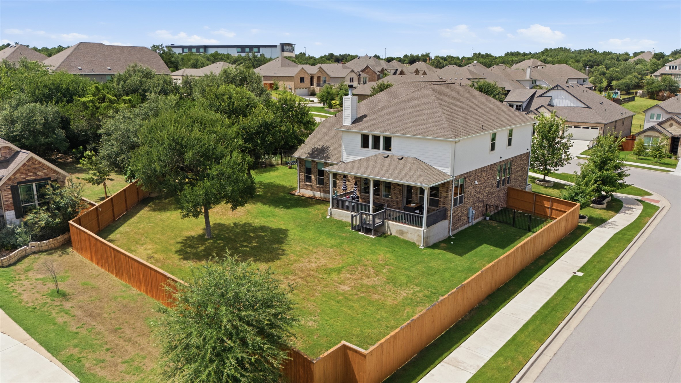 main property photo 35