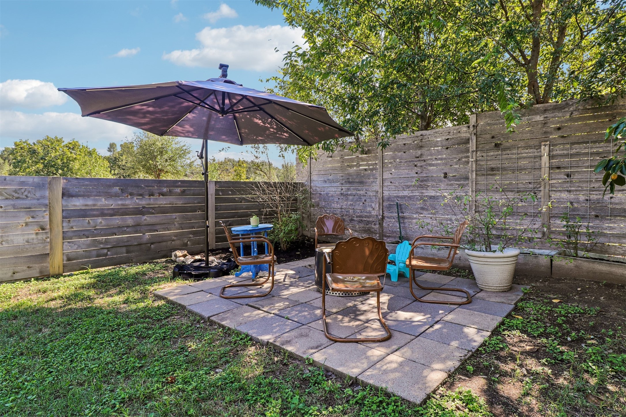 main property photo 22