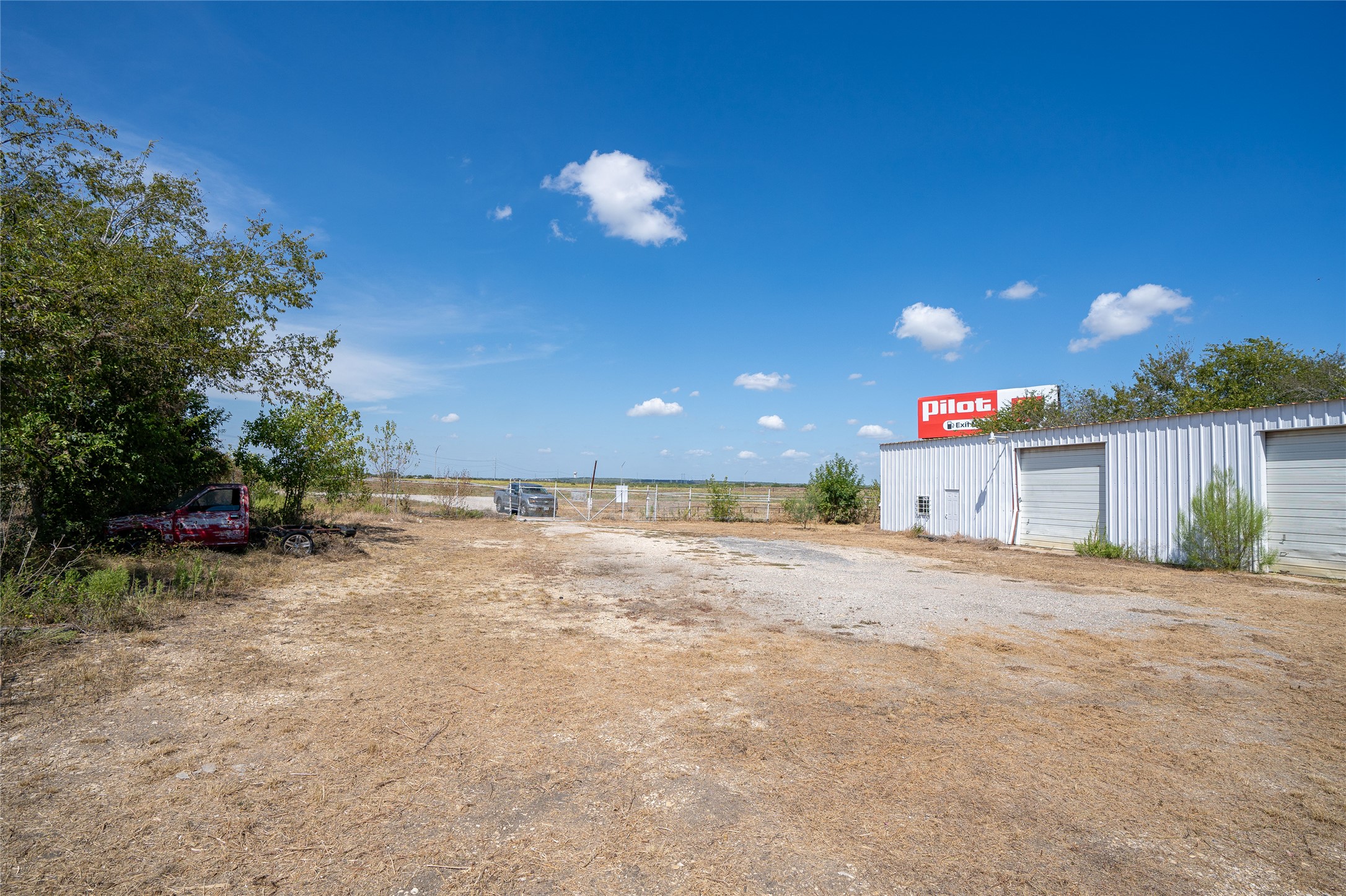 main property photo 16