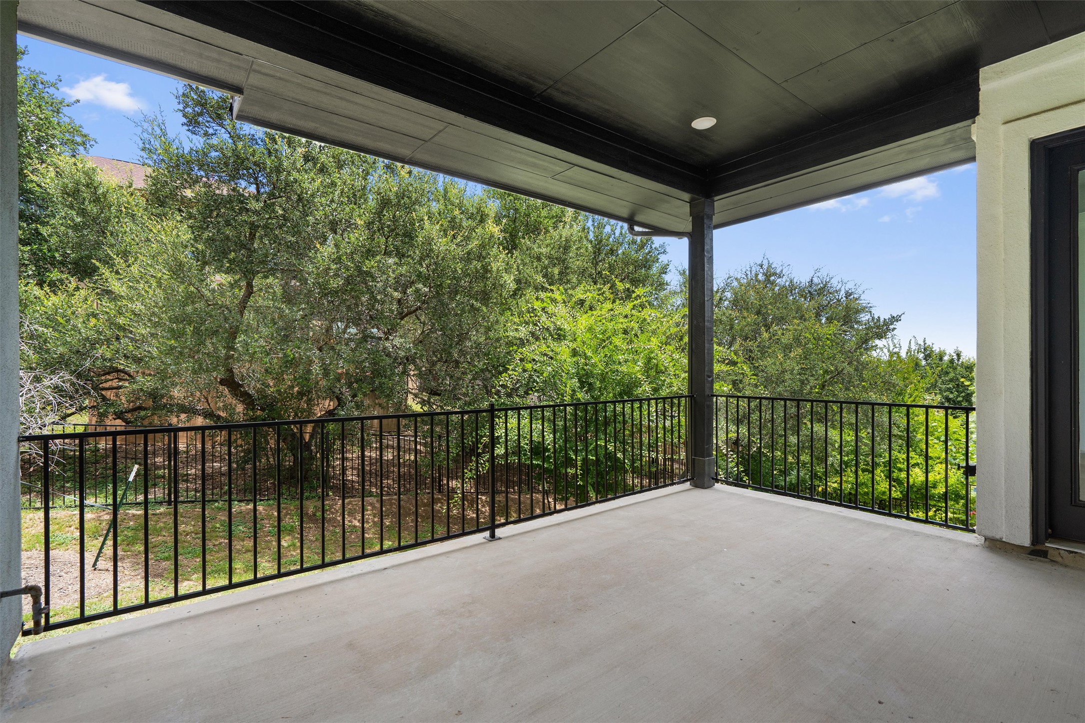 main property photo 34