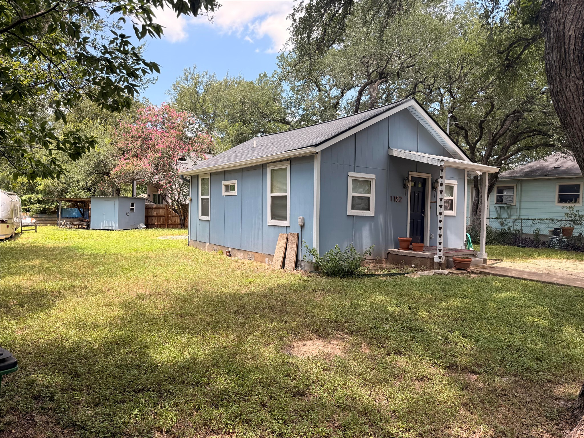 main property photo 17