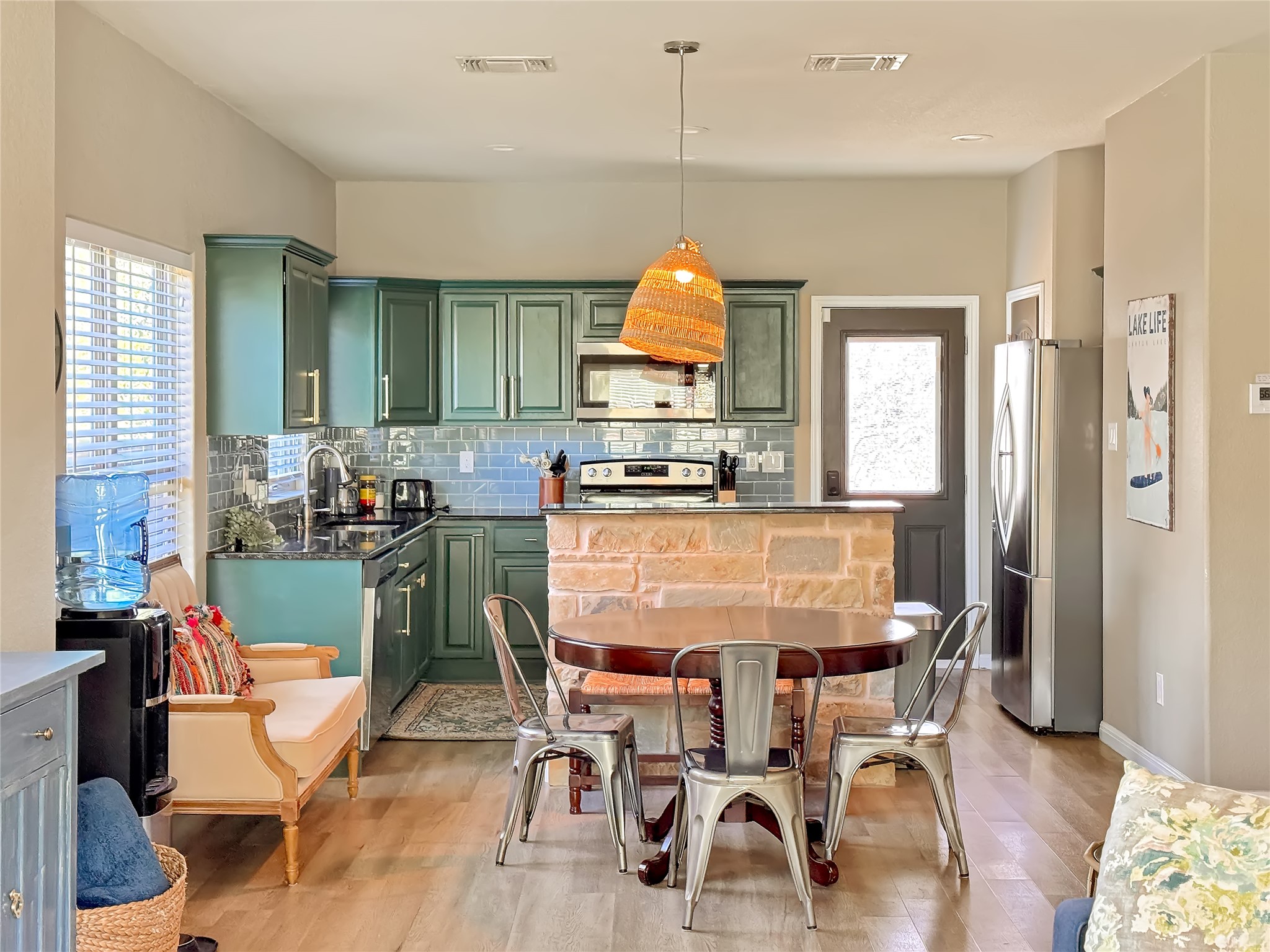 main property photo 11