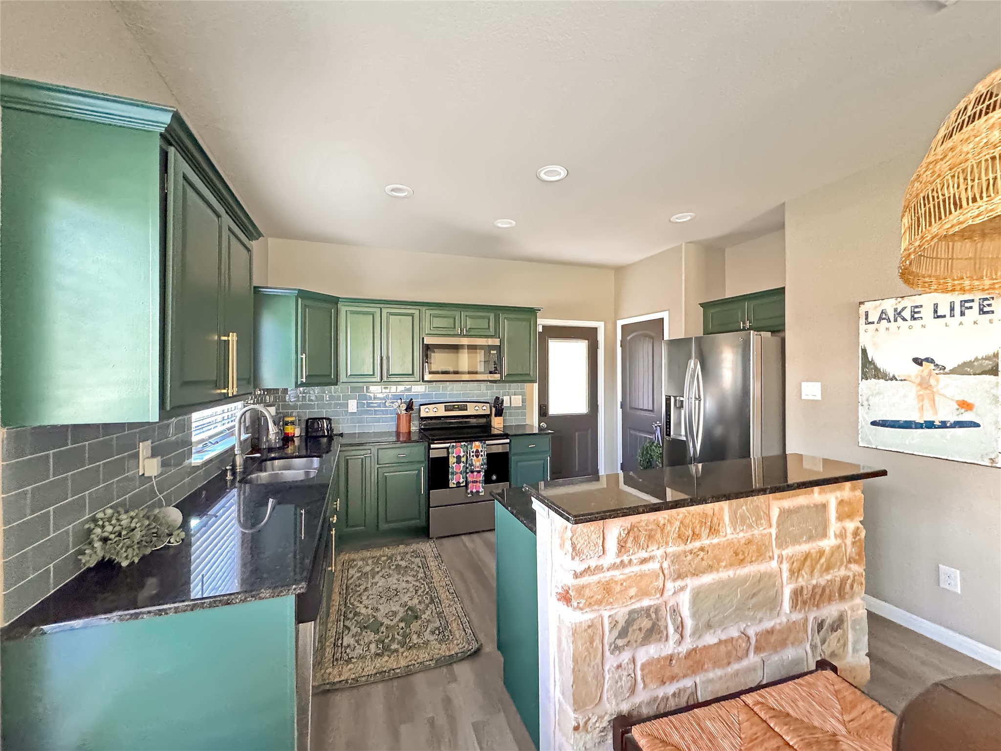 main property photo 16