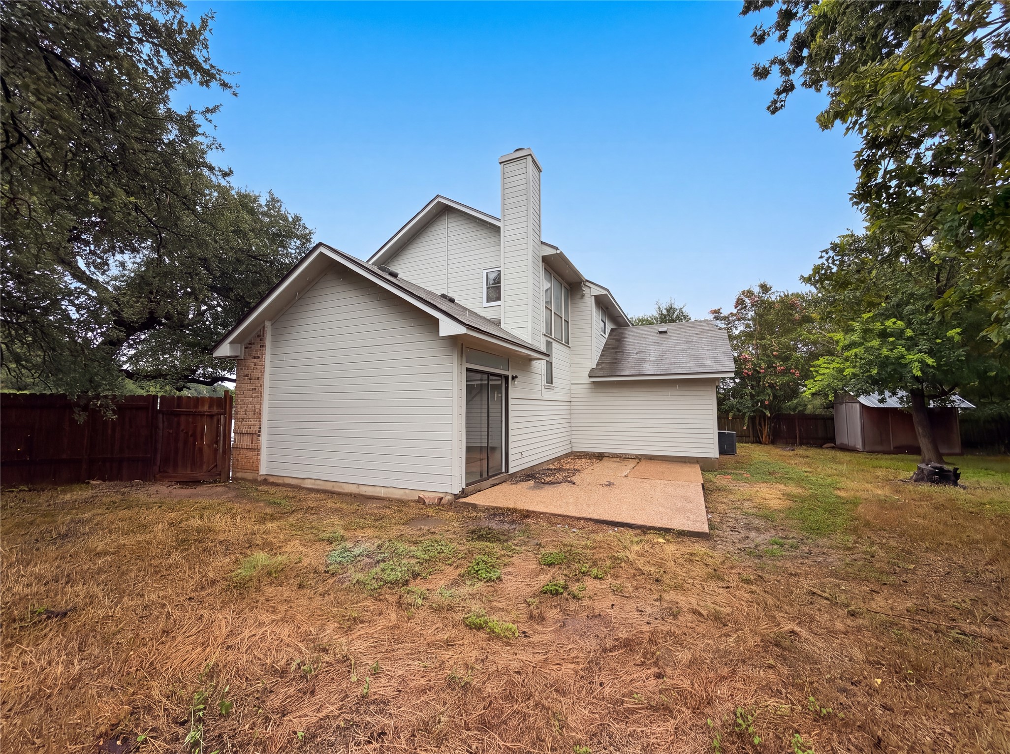 main property photo 18