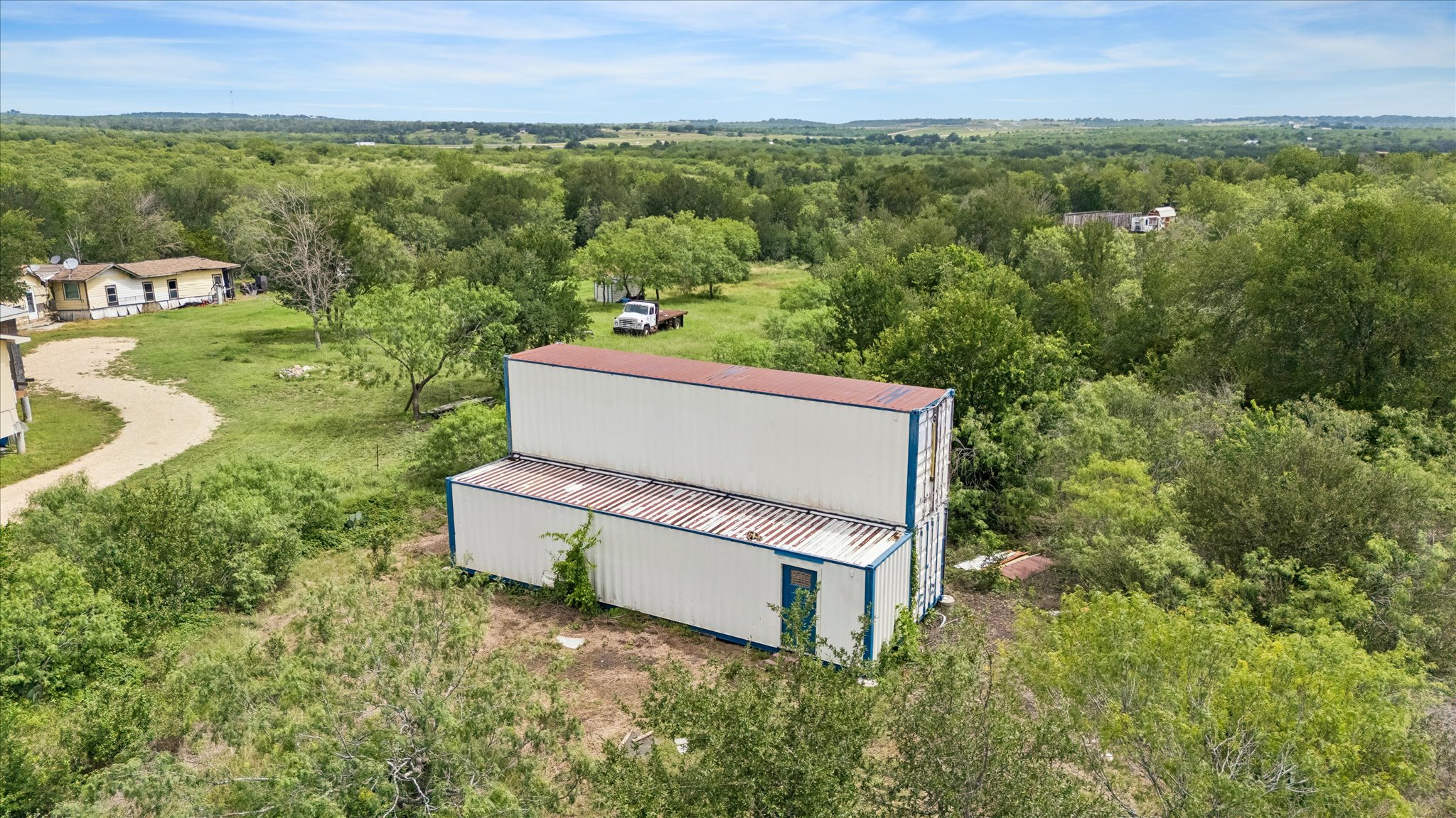 main property photo 30
