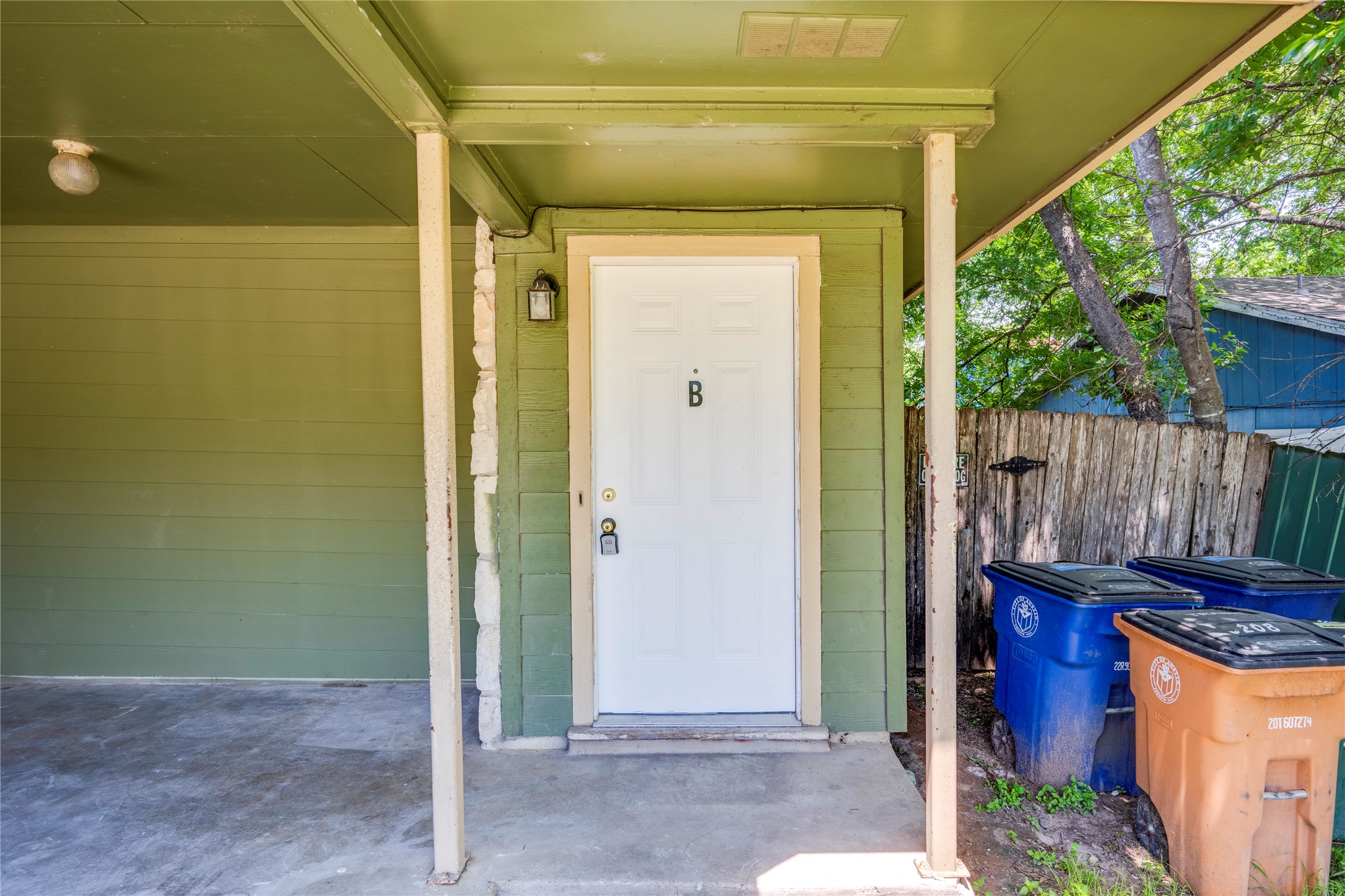main property photo 31