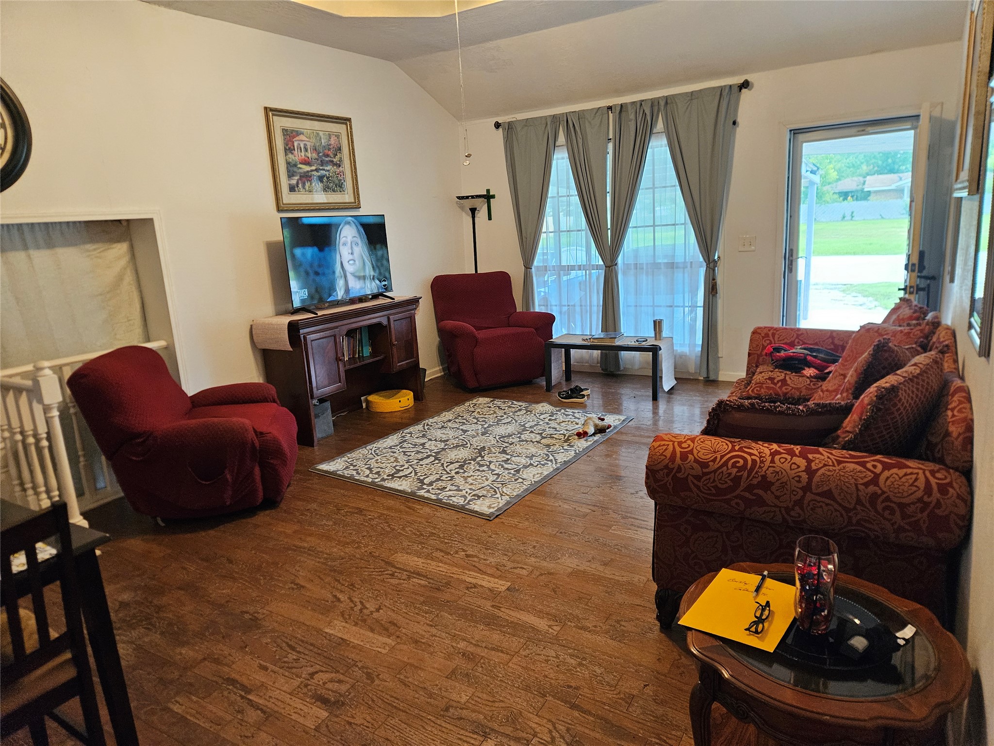 main property photo 3