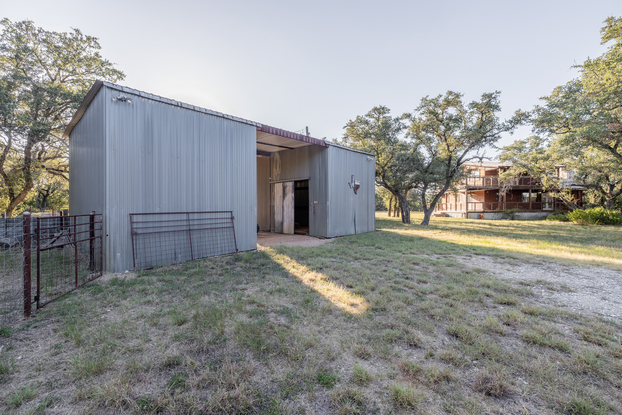 main property photo 32