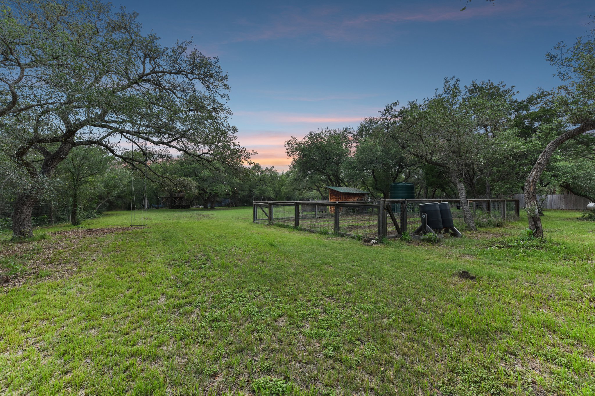 main property photo 30