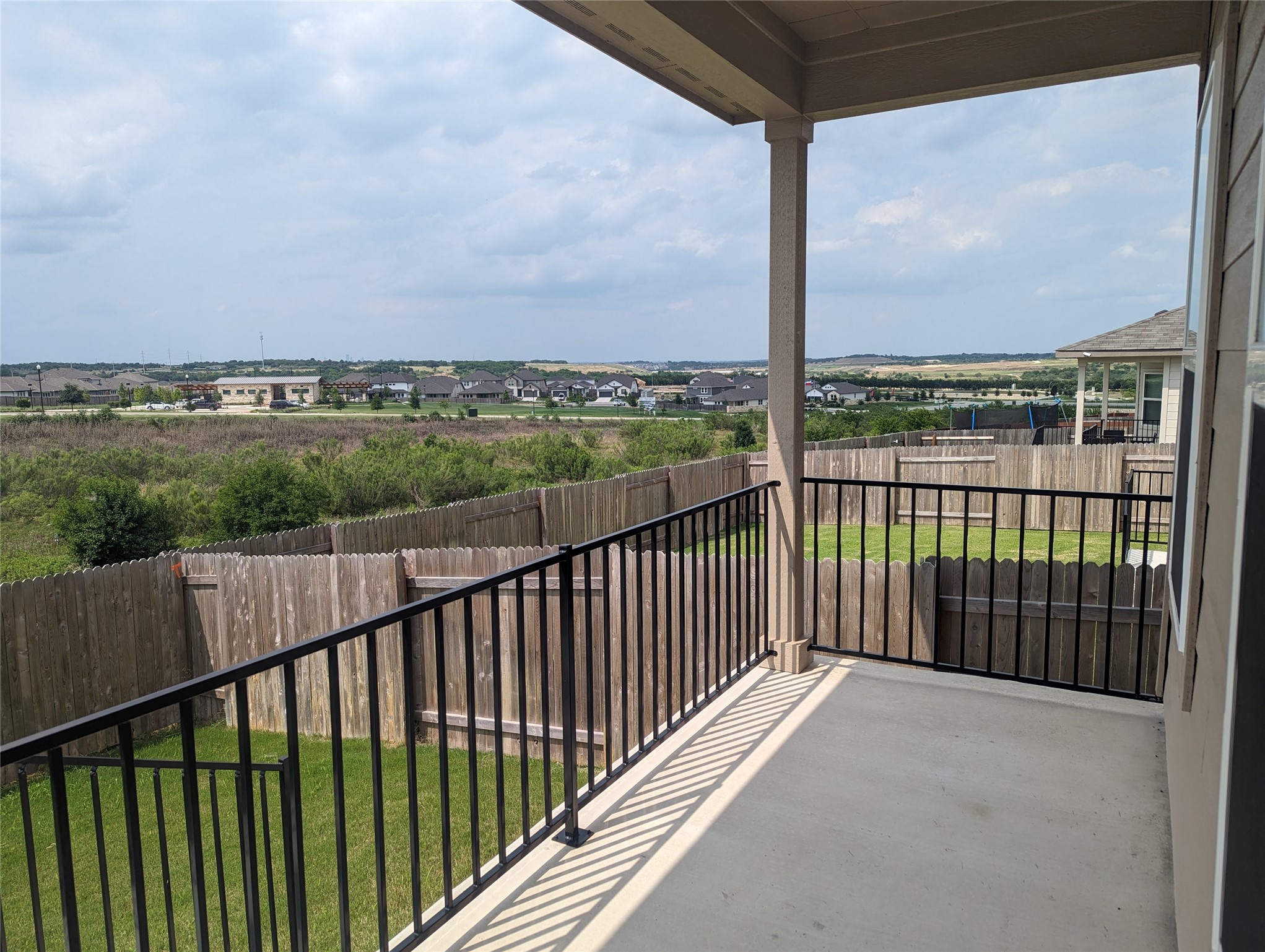 main property photo 25