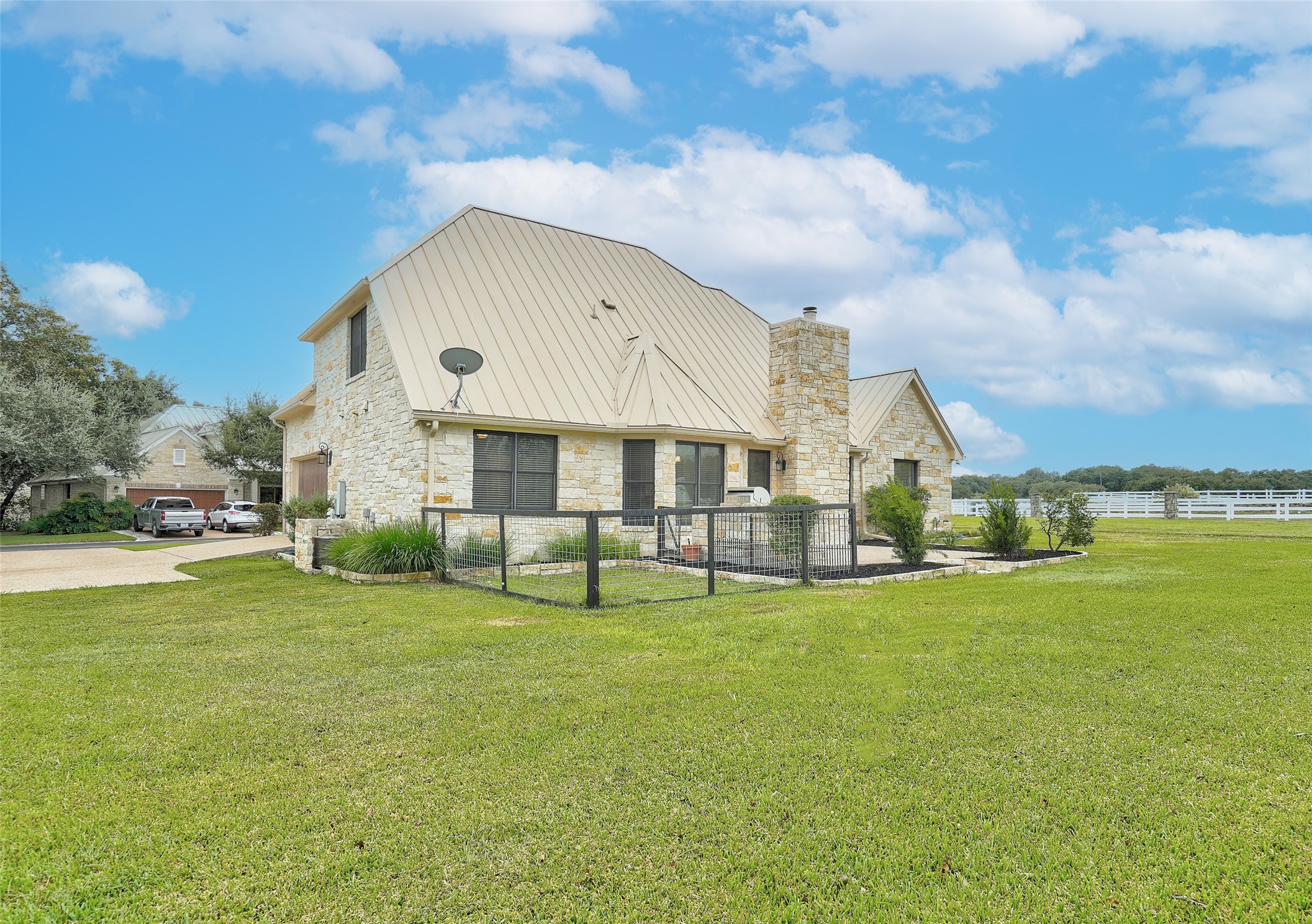 main property photo 36