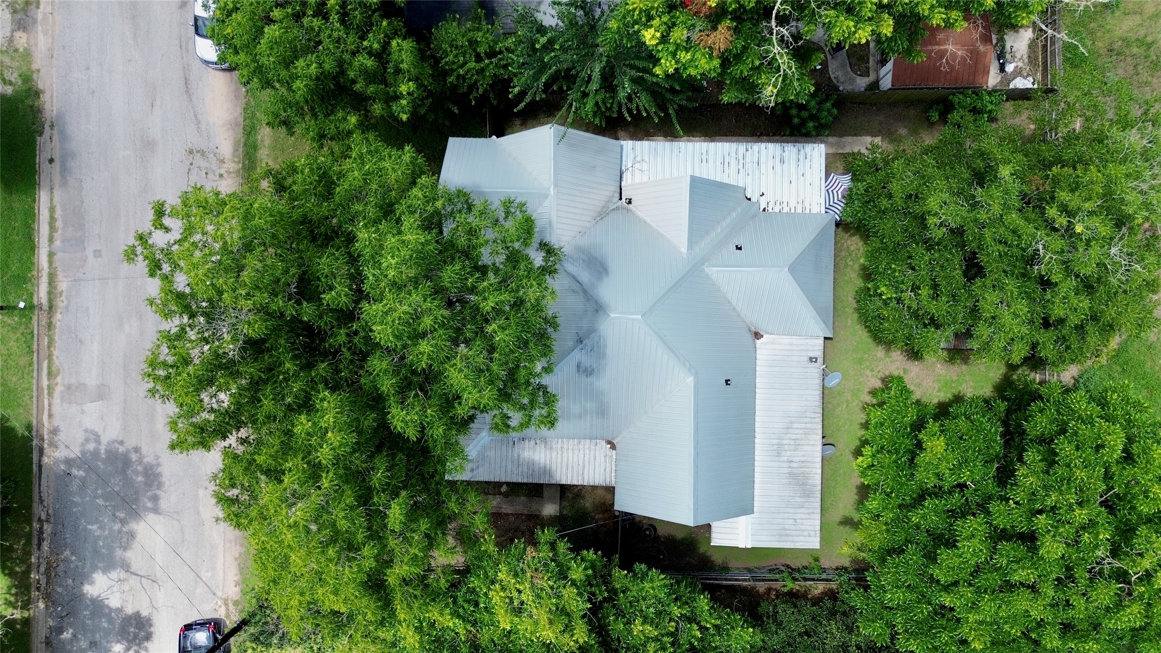 main property photo 29