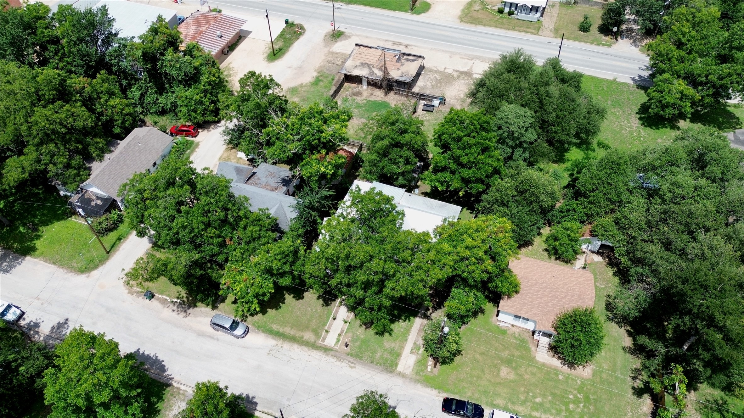 main property photo 33
