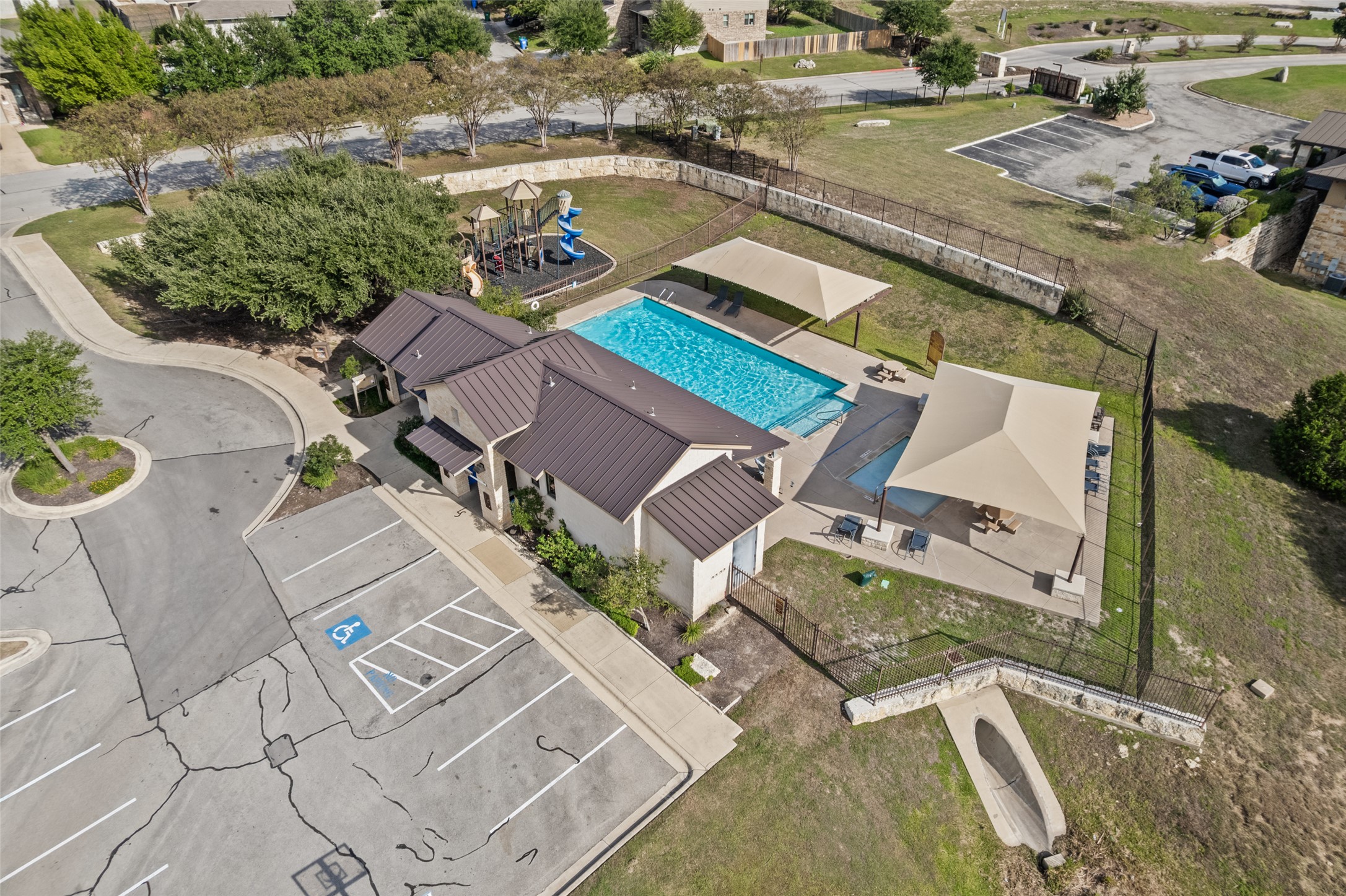 main property photo 24