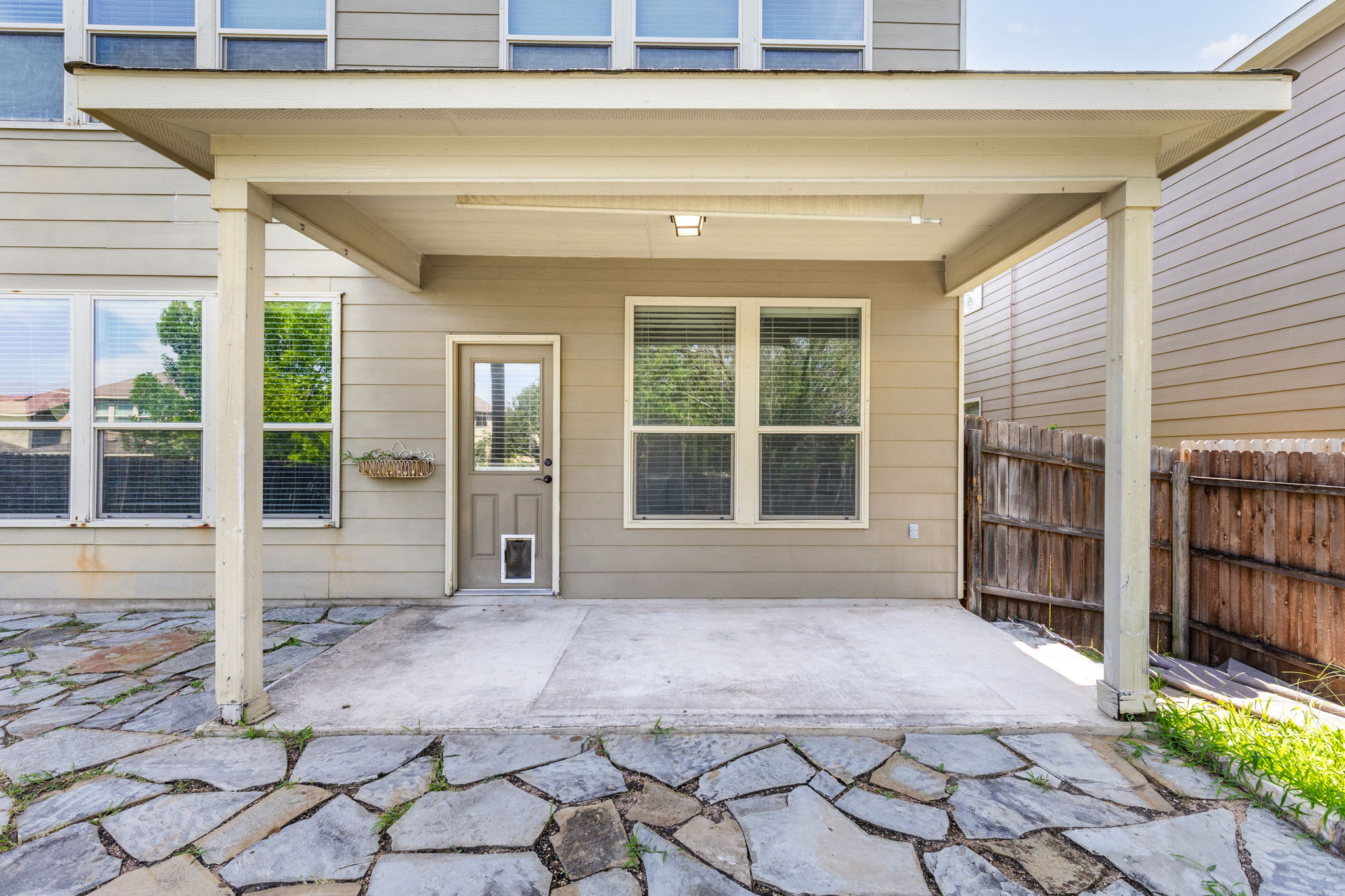 main property photo 23