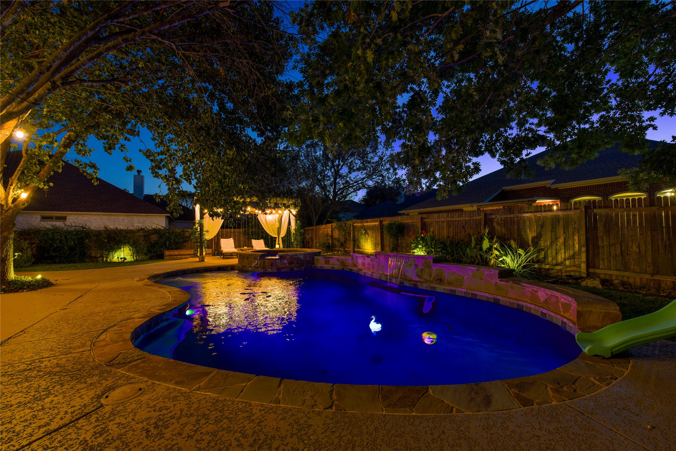 main property photo 31