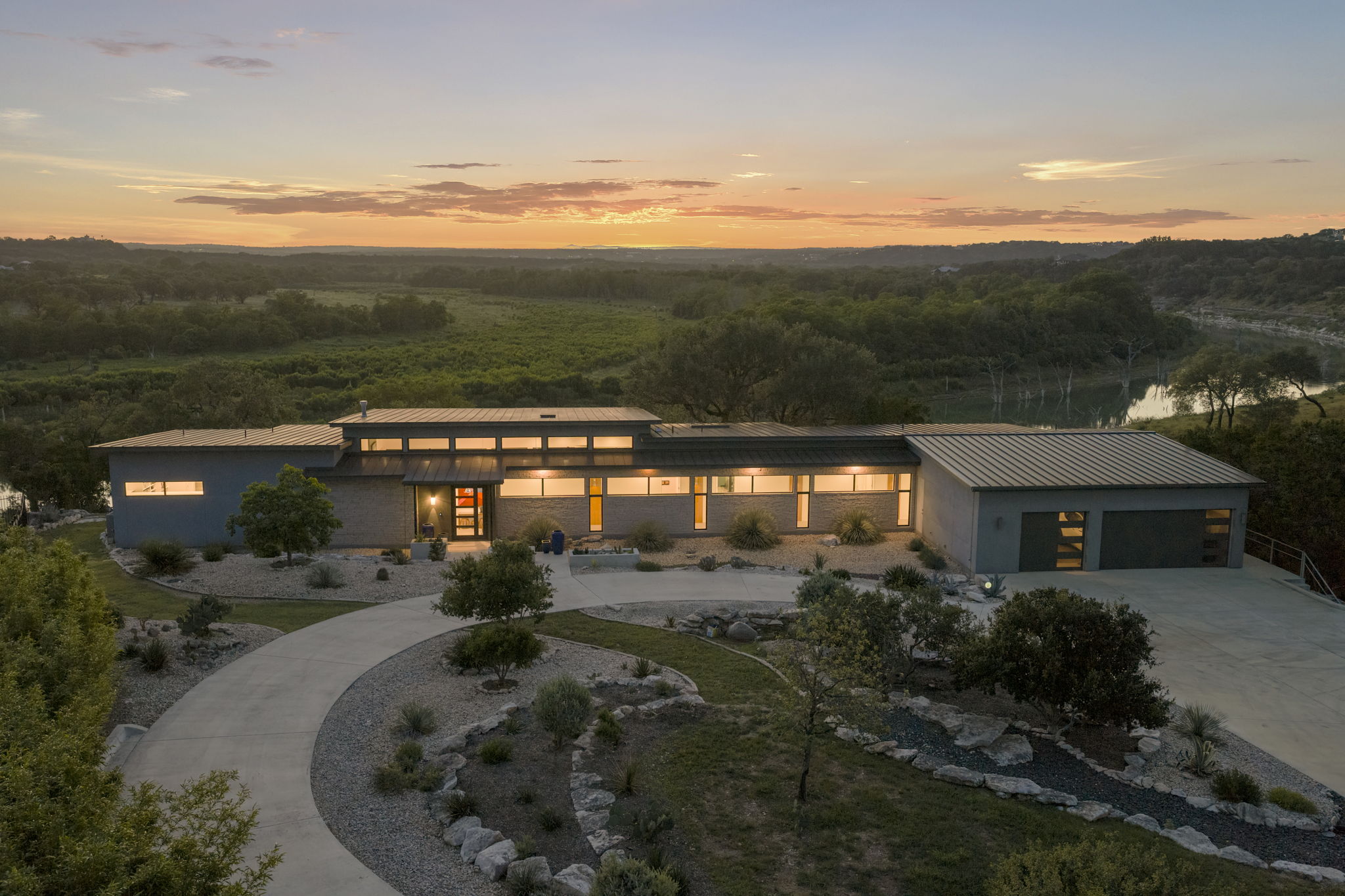 main property photo 37