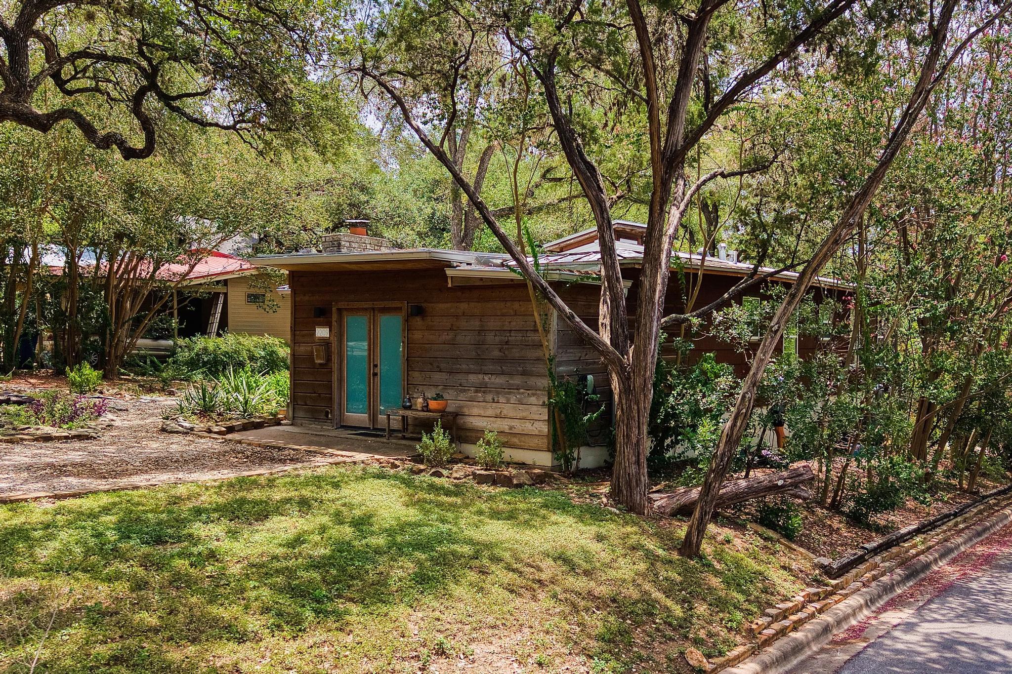 main property photo 21