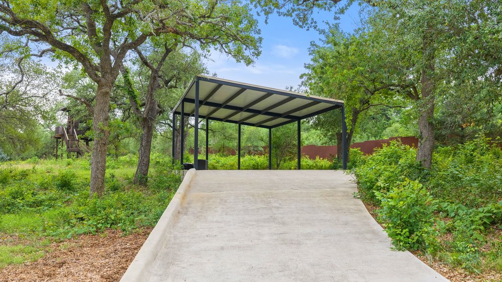 main property photo 38