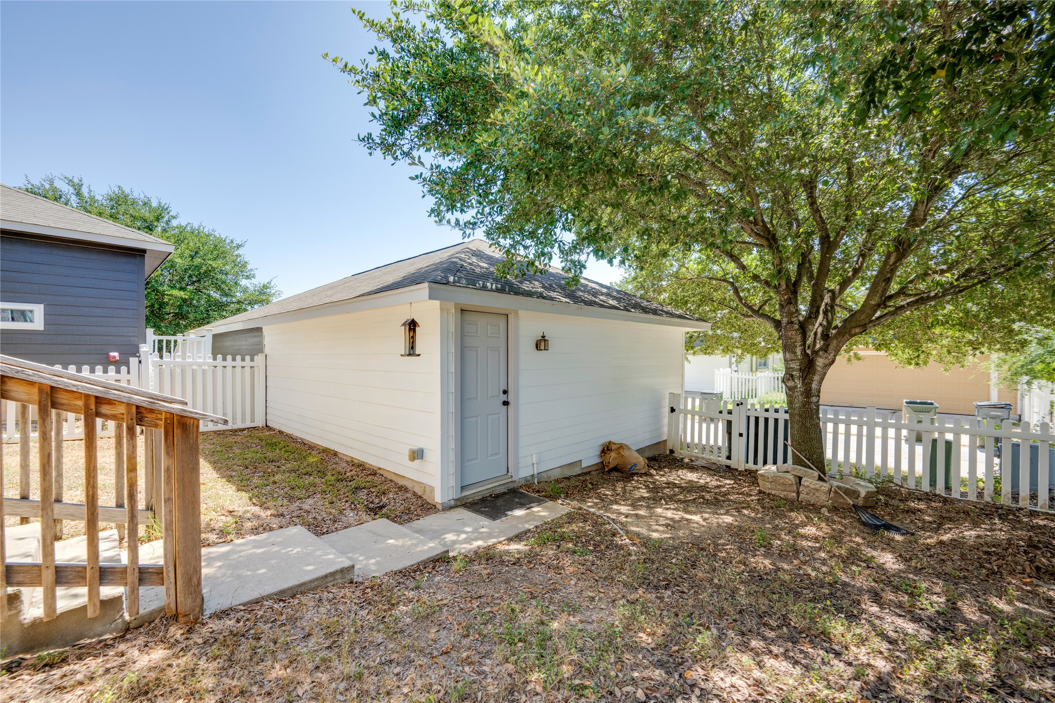 main property photo 29