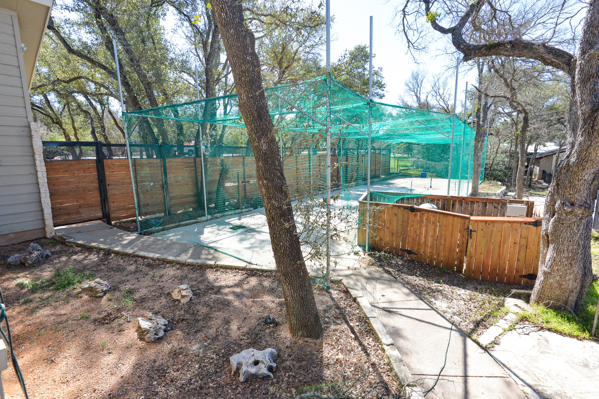 main property photo 32
