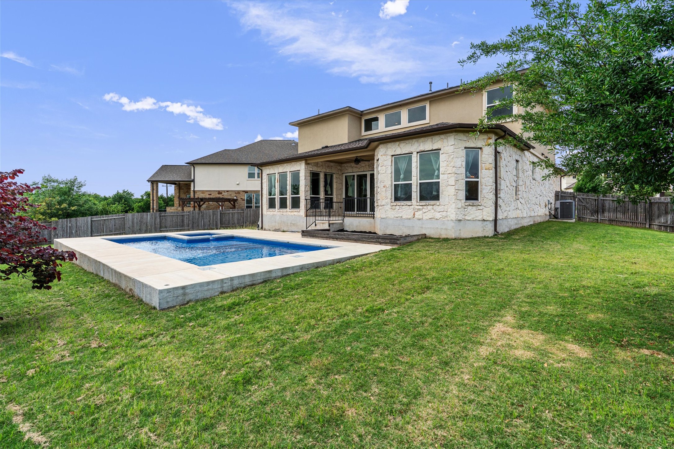 main property photo 33