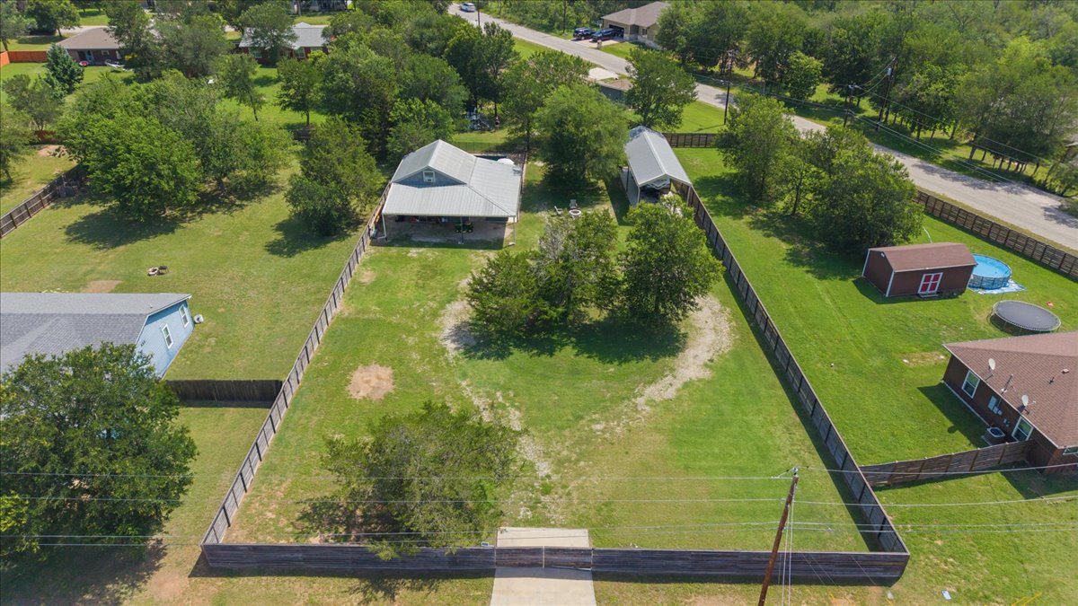 main property photo 37