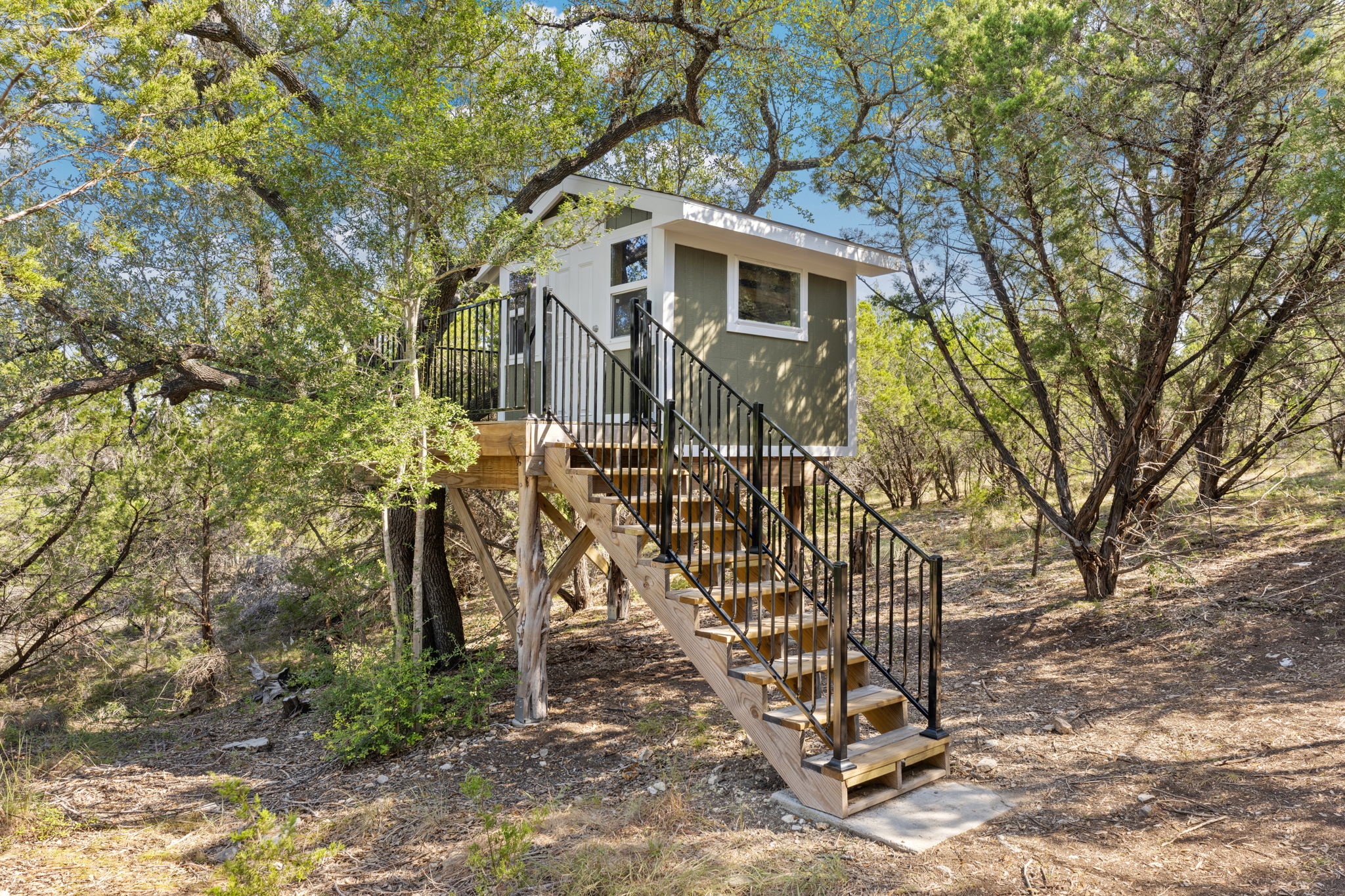 main property photo 32