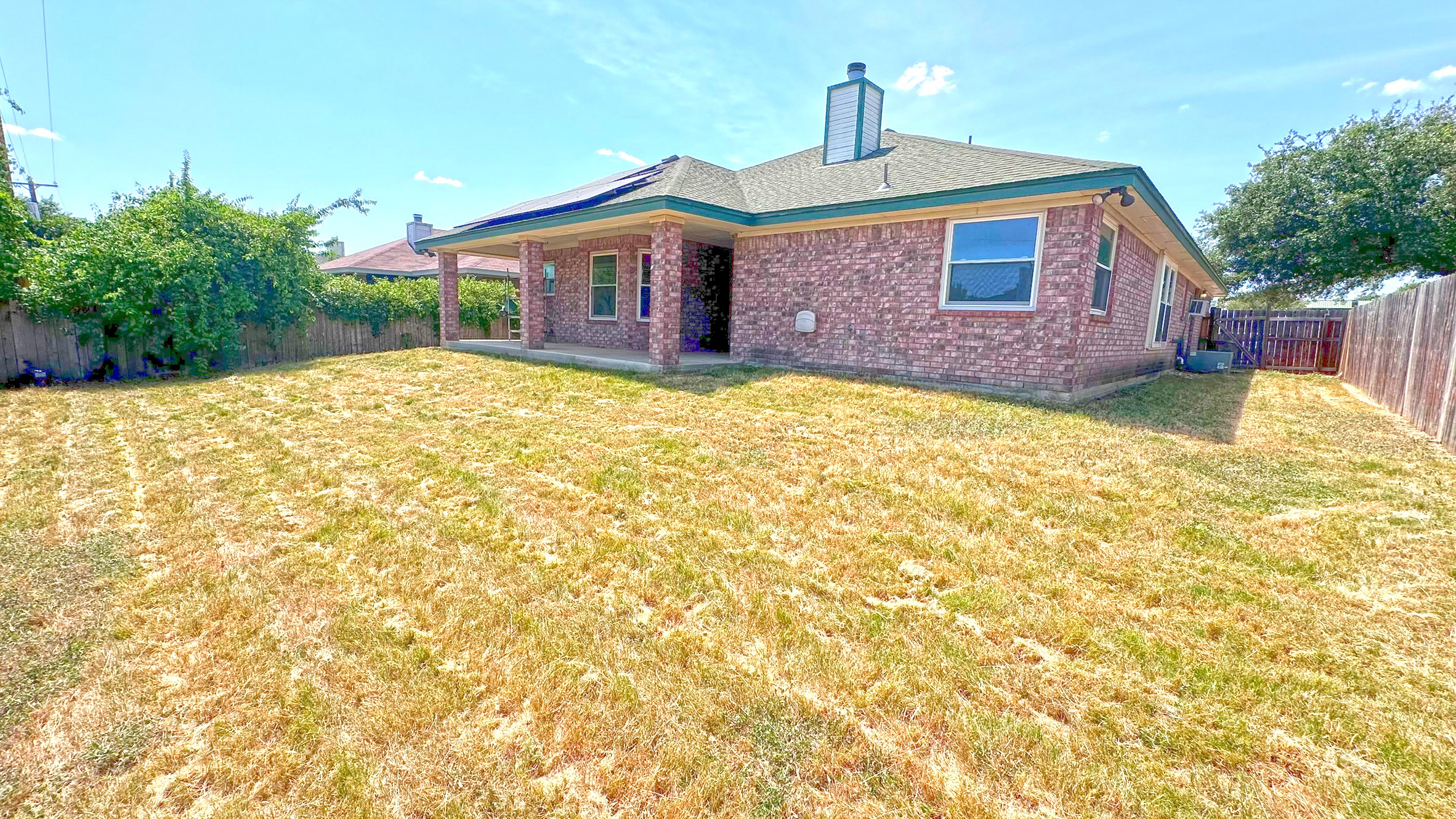 main property photo 28