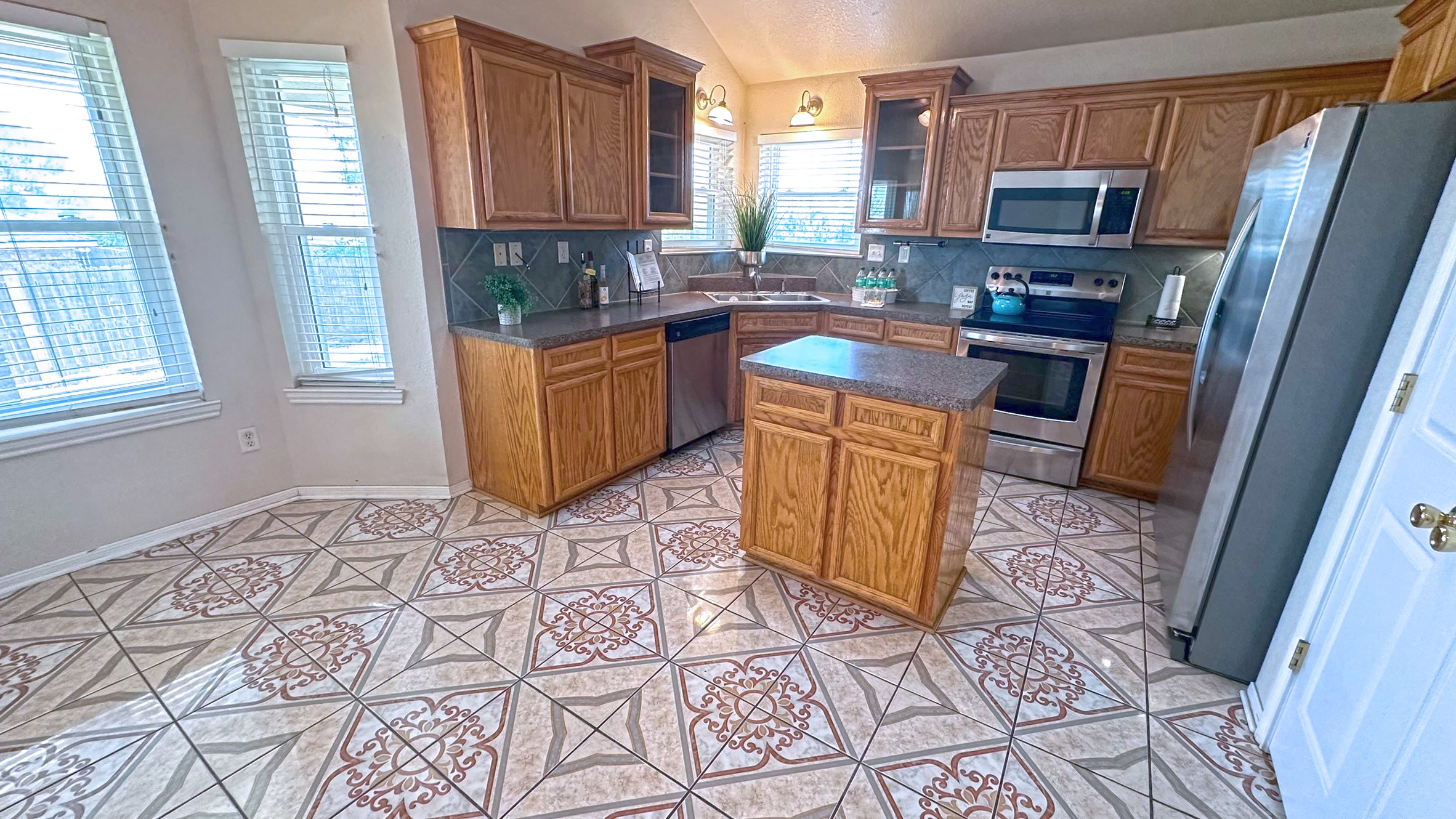 main property photo 8